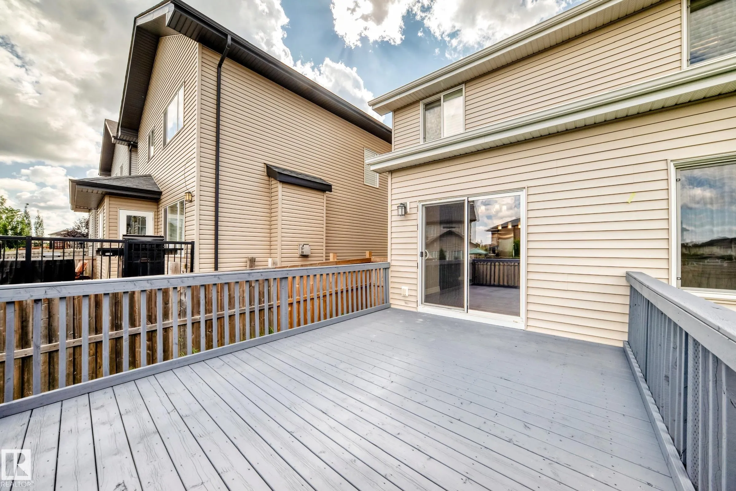 4212 CHARLES Close