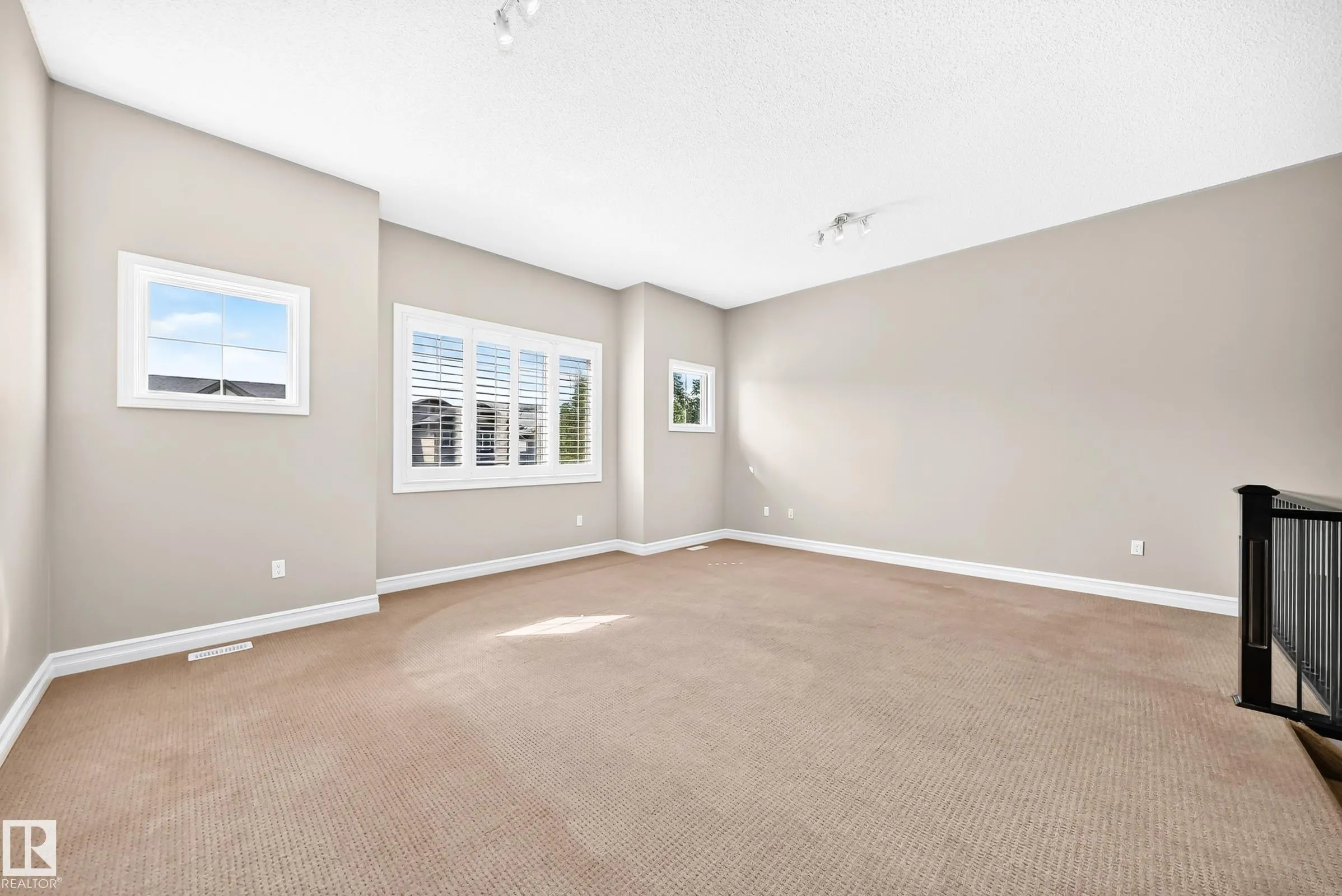 4212 CHARLES Close