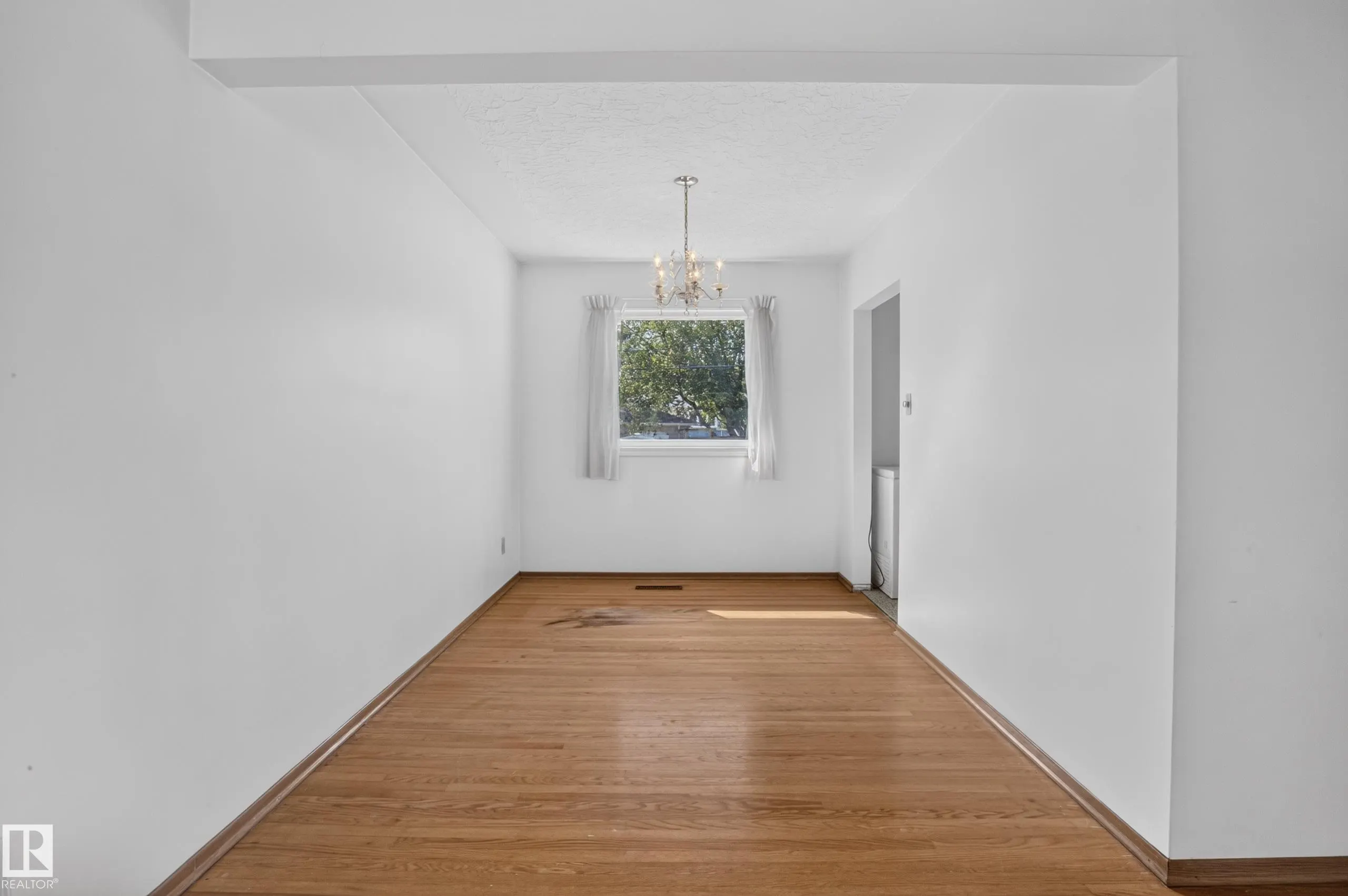 16009 93A Avenue