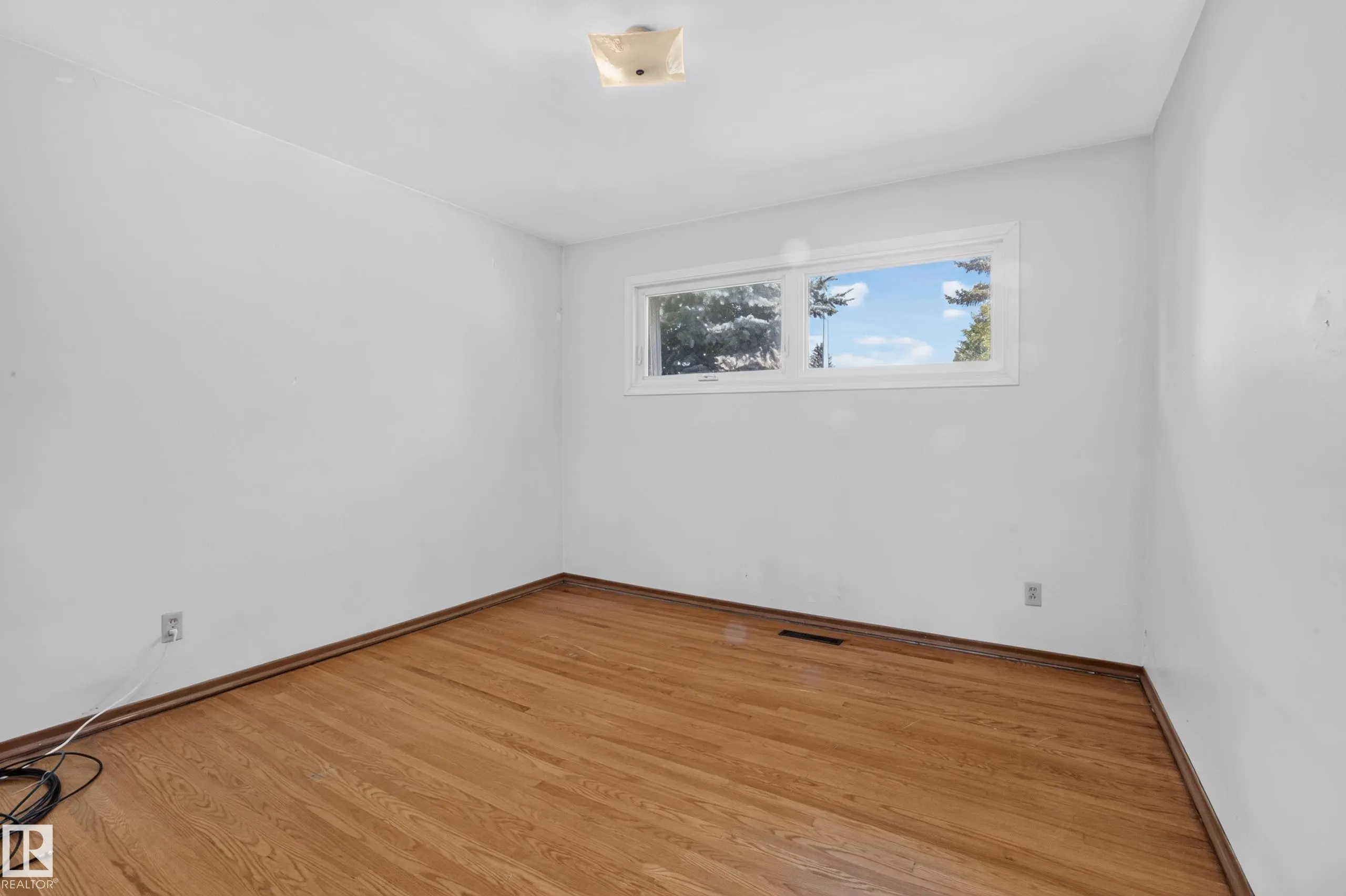 16009 93A Avenue
