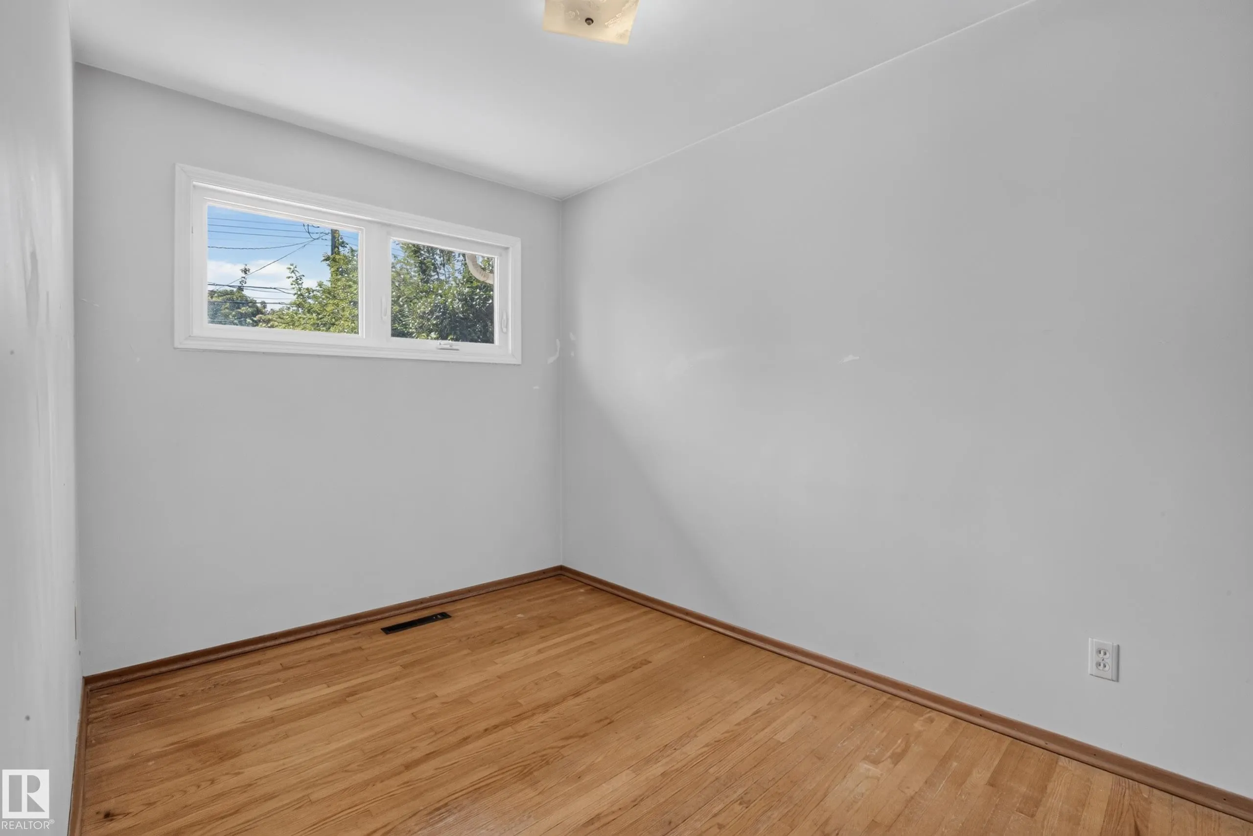 16009 93A Avenue