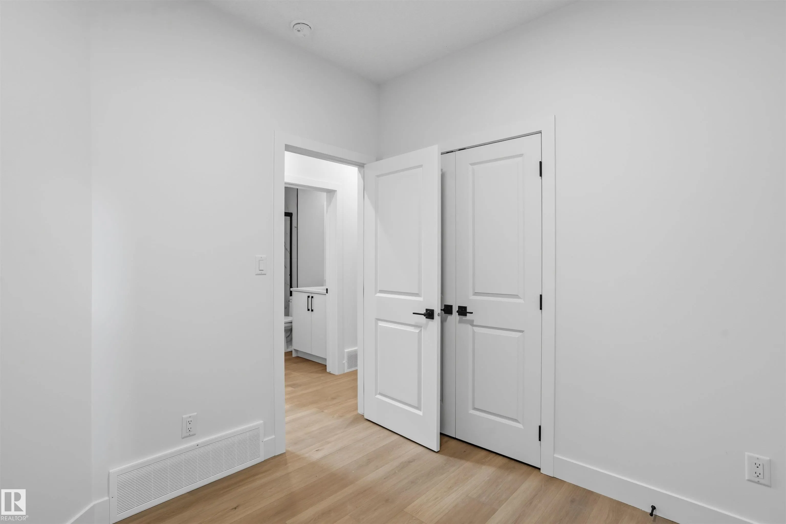 24 Munn Way