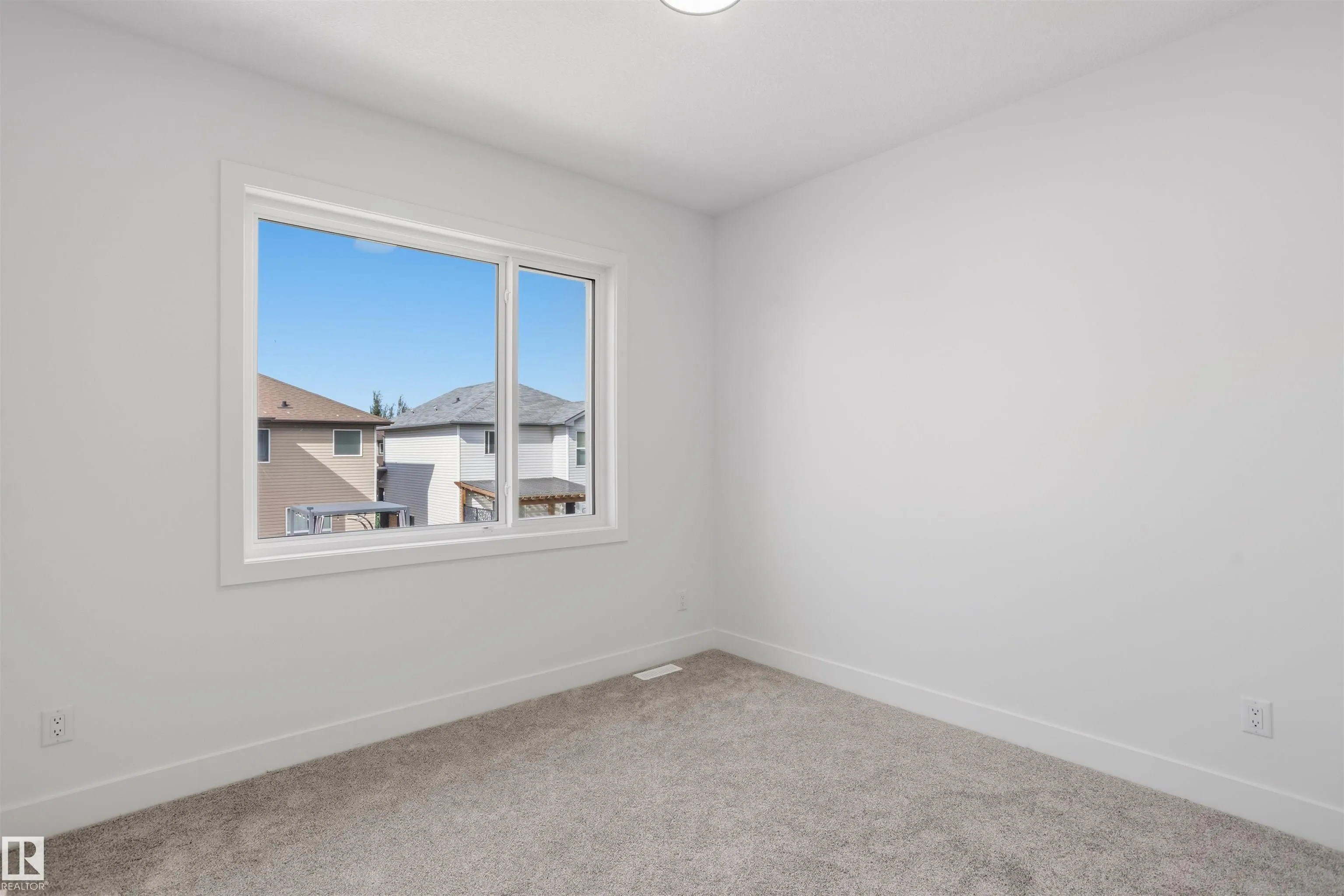 24 Munn Way