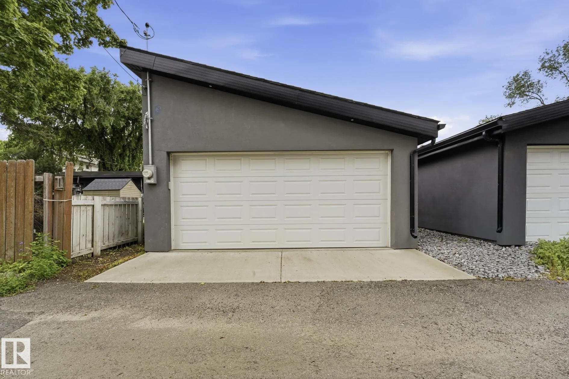 10433 140 Street