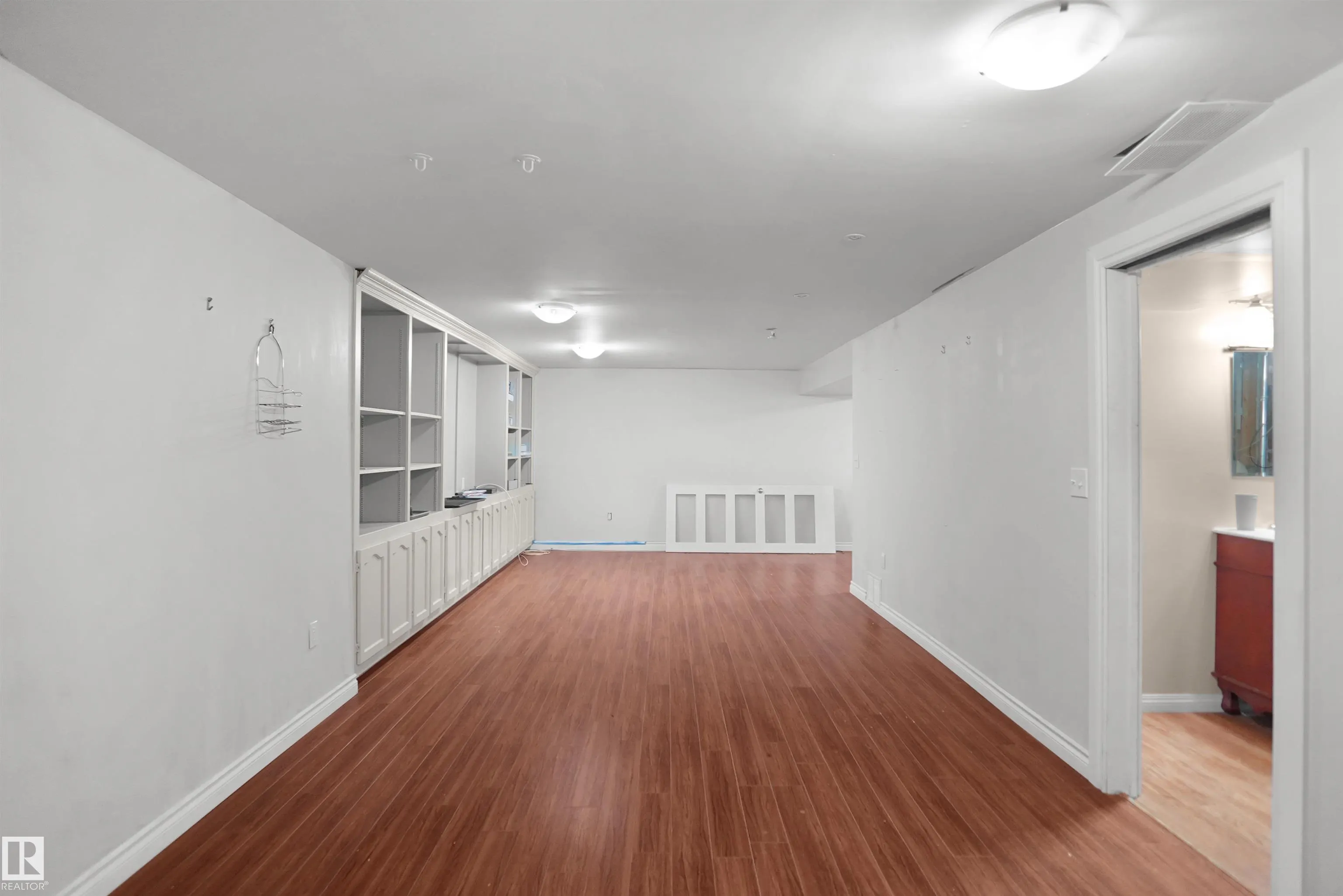 4603 44 Street