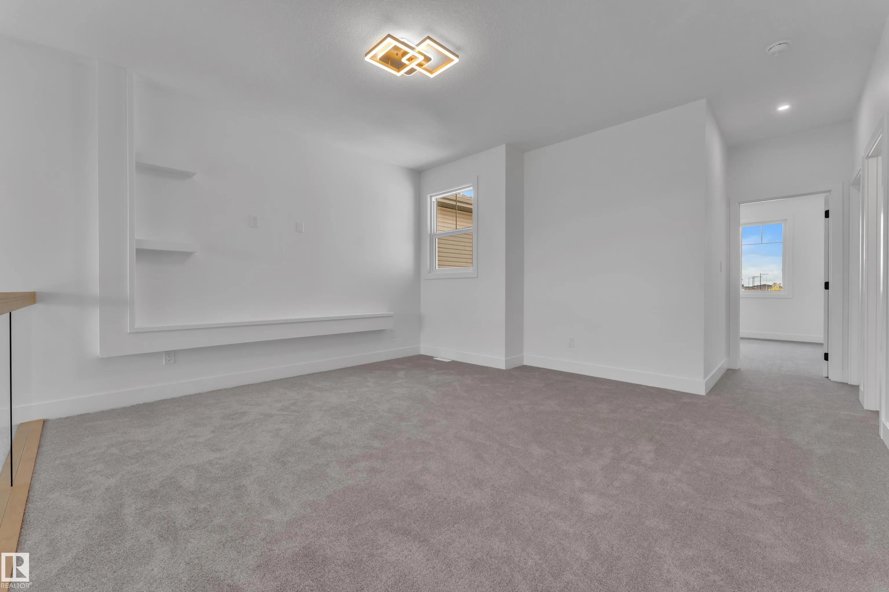 764 ASTORIA Way