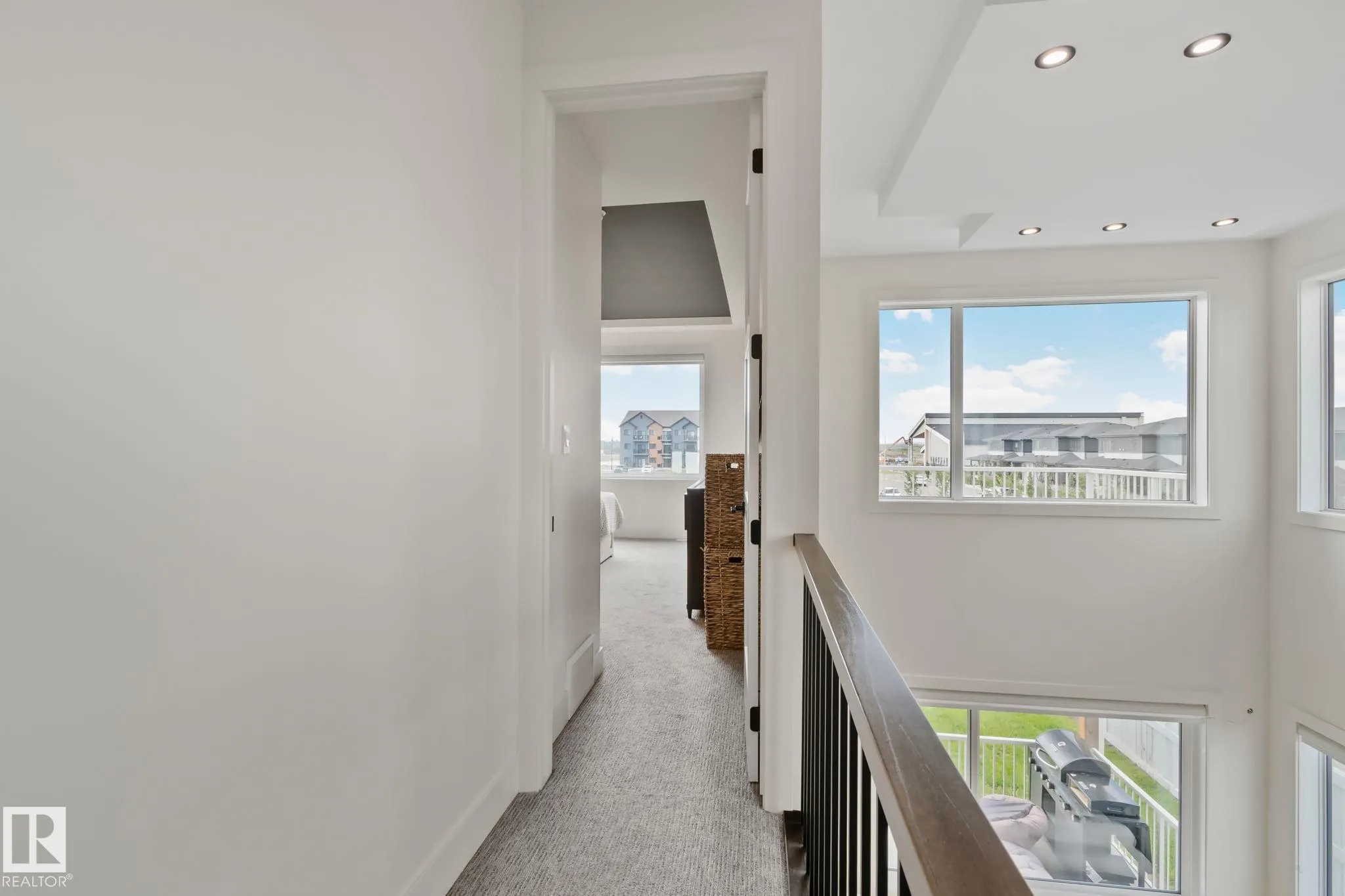 1 STARLING Way