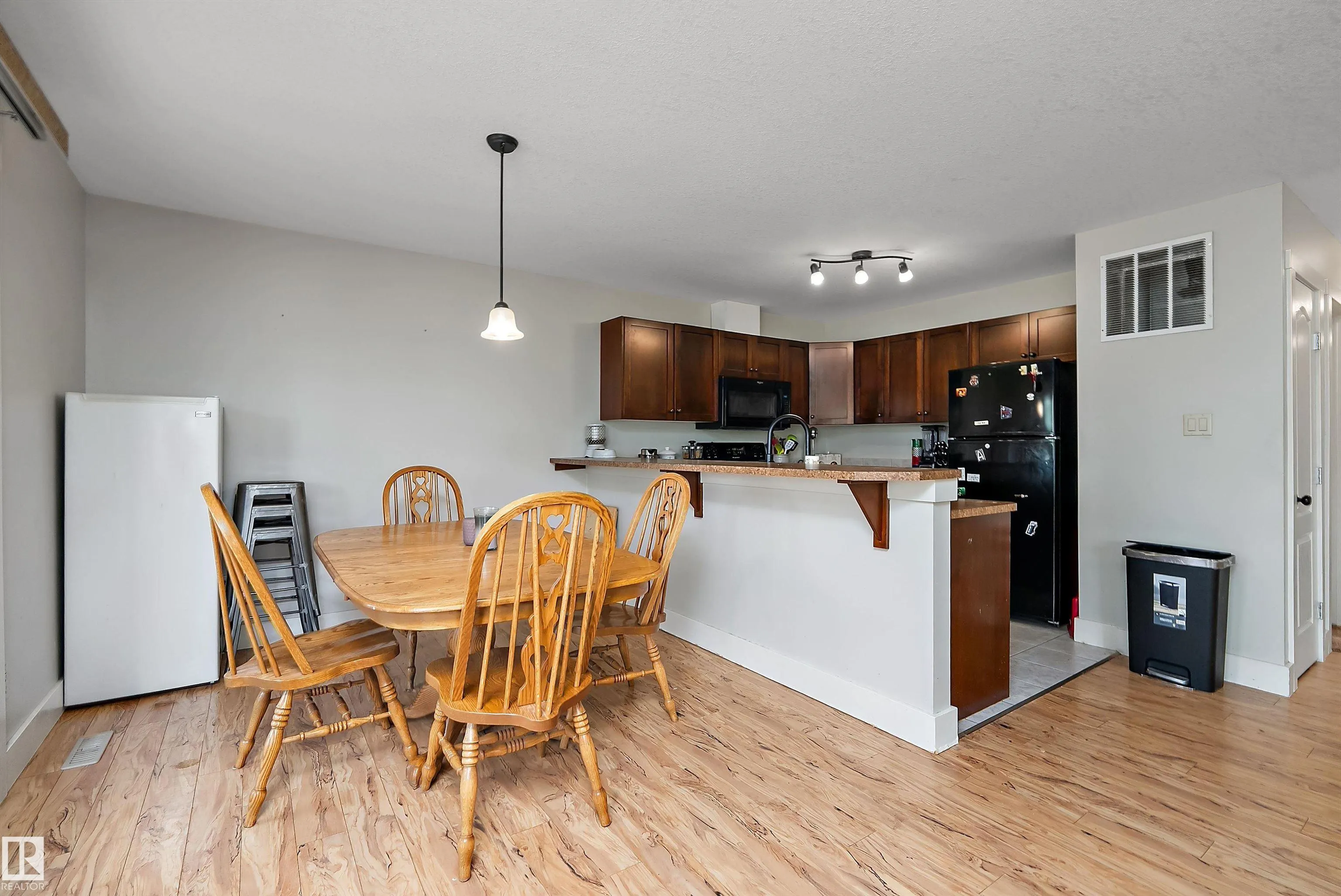 203 GRAYBRIAR Green