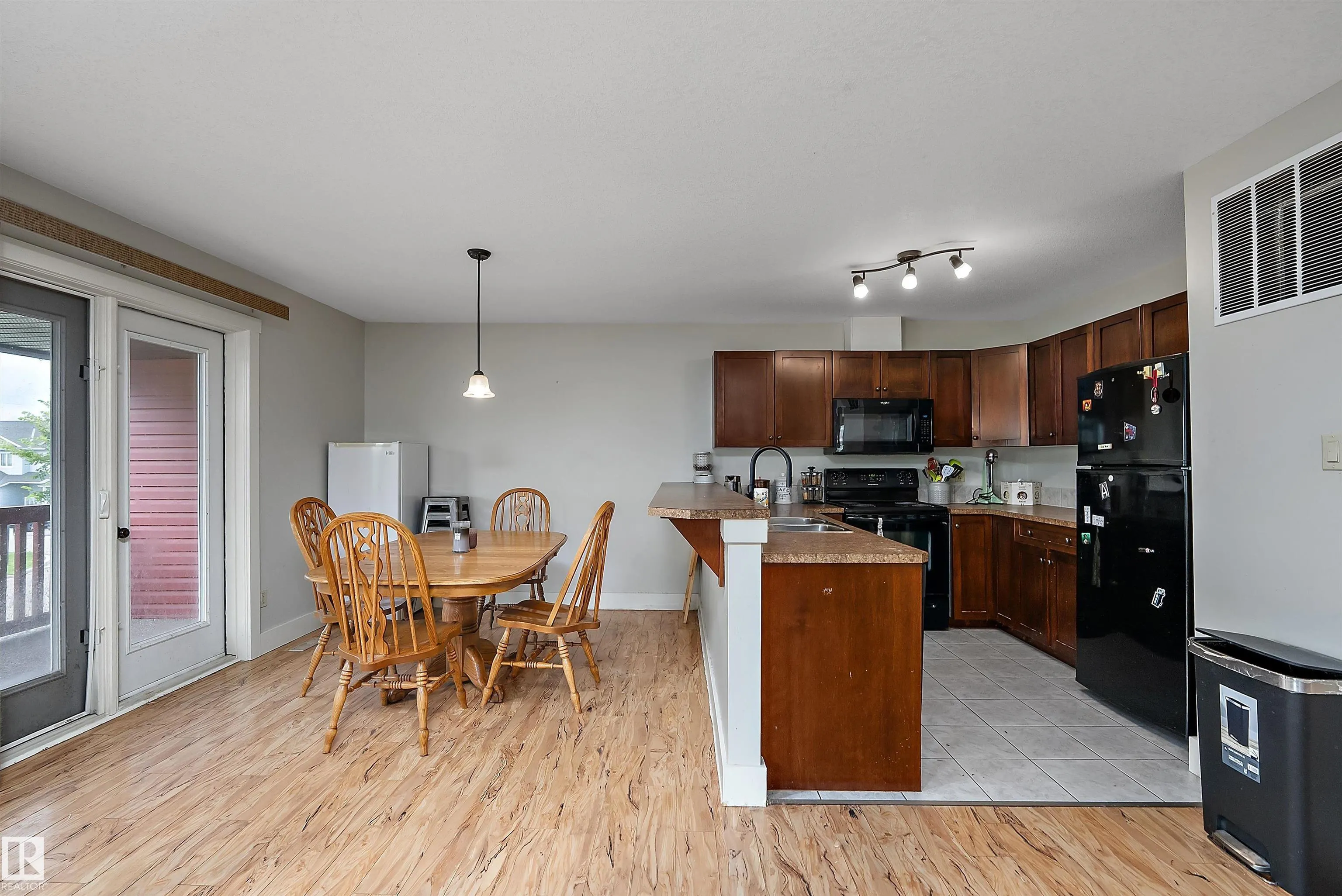 203 GRAYBRIAR Green