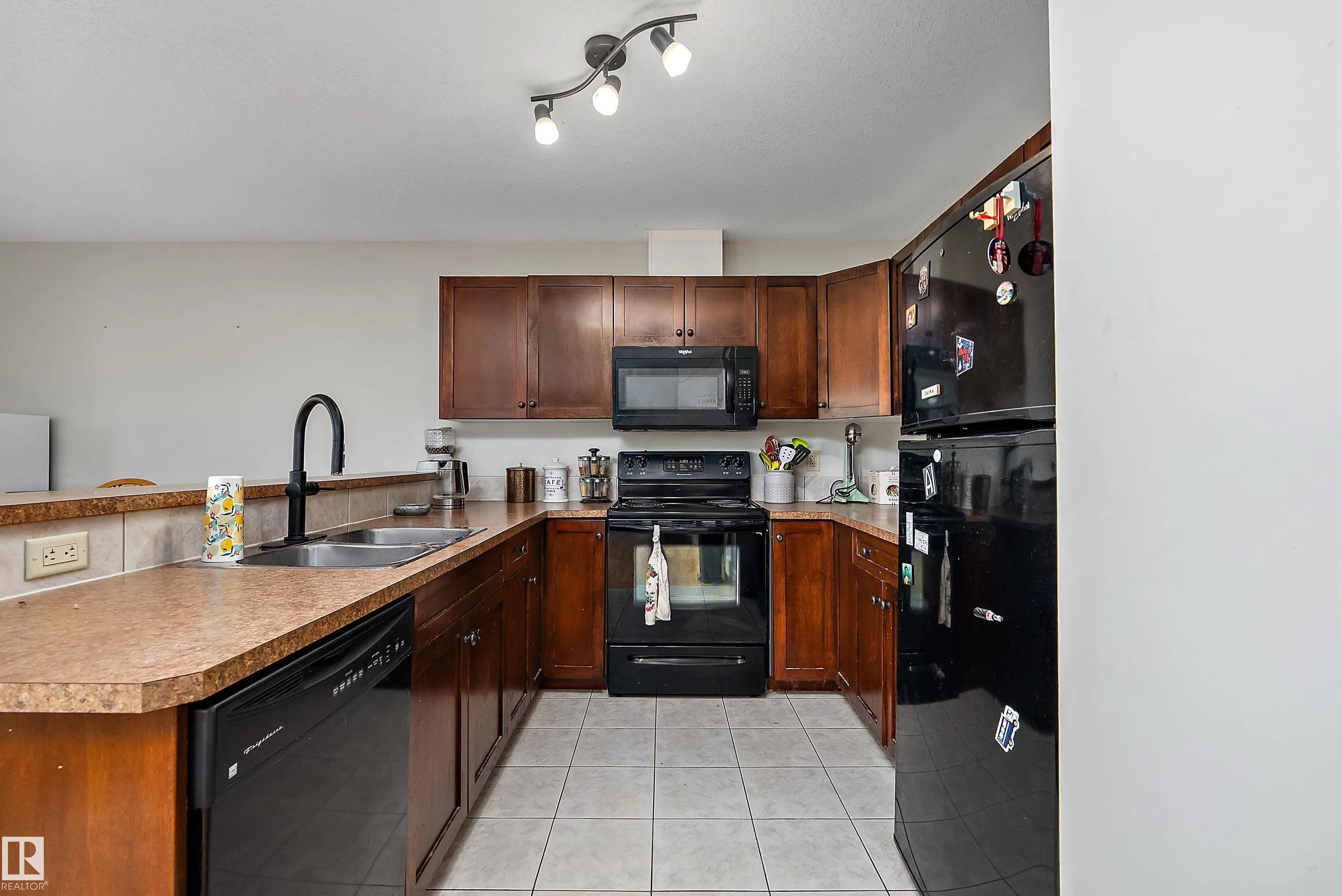 203 GRAYBRIAR Green