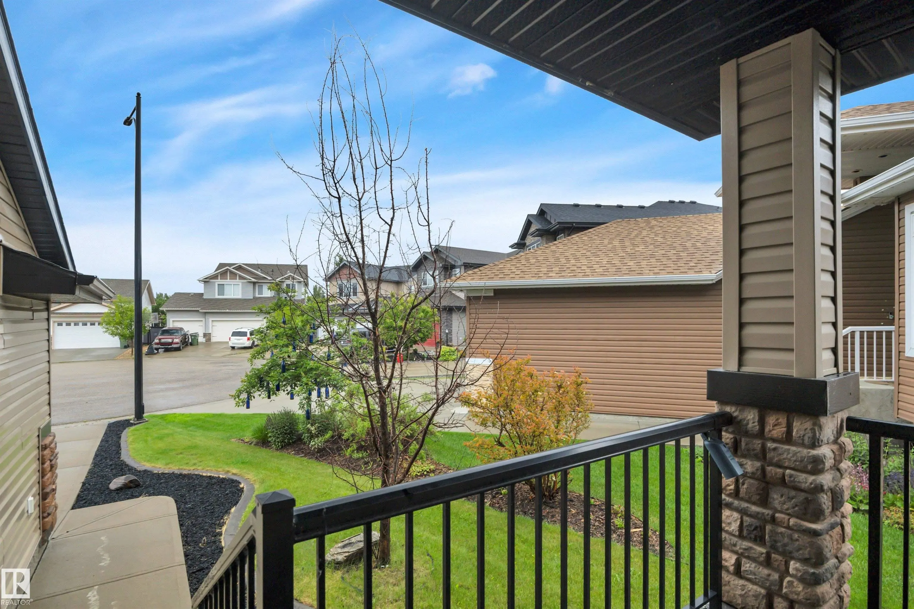 208 BRIDGEPORT Close