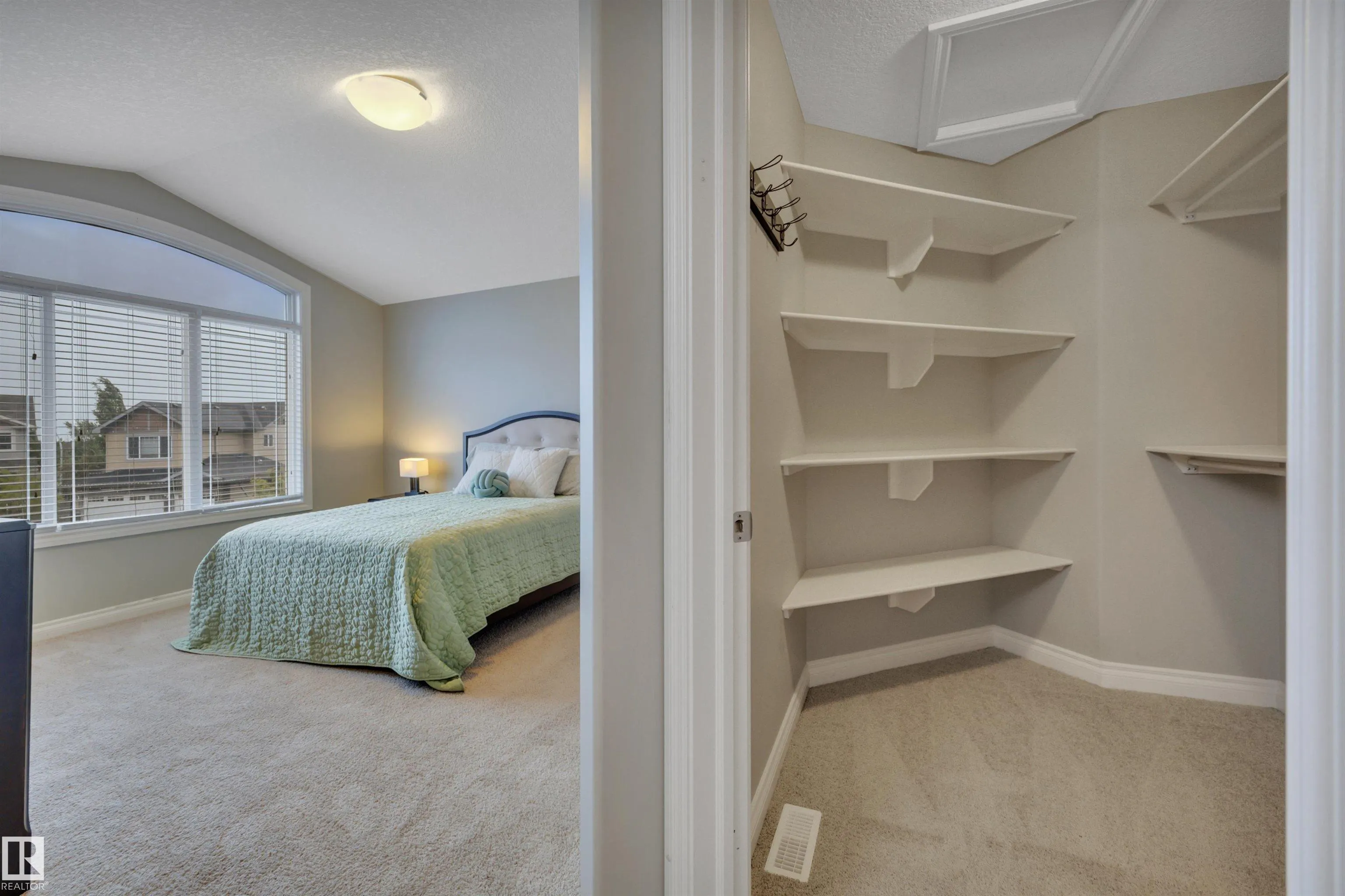 208 BRIDGEPORT Close