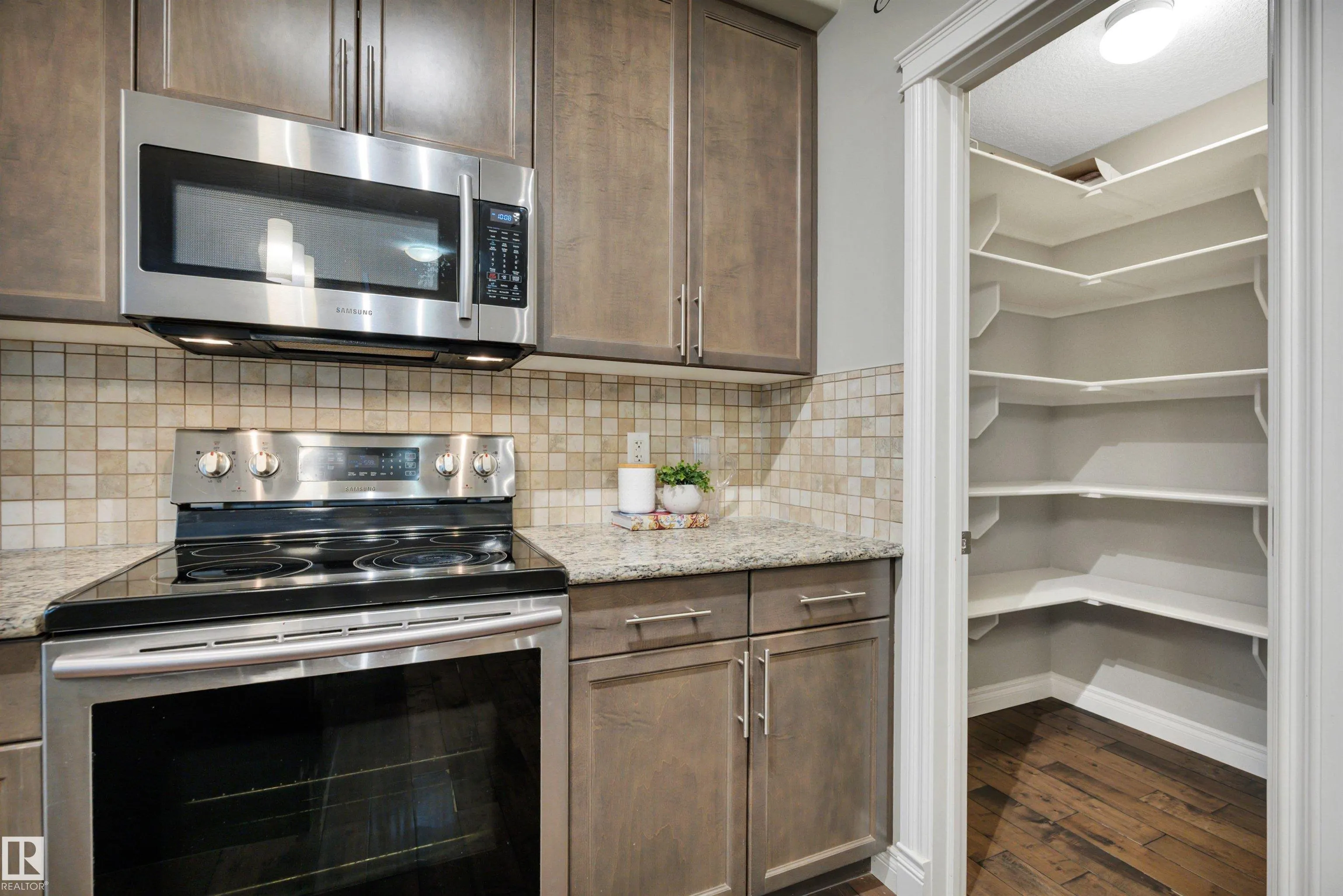 208 BRIDGEPORT Close