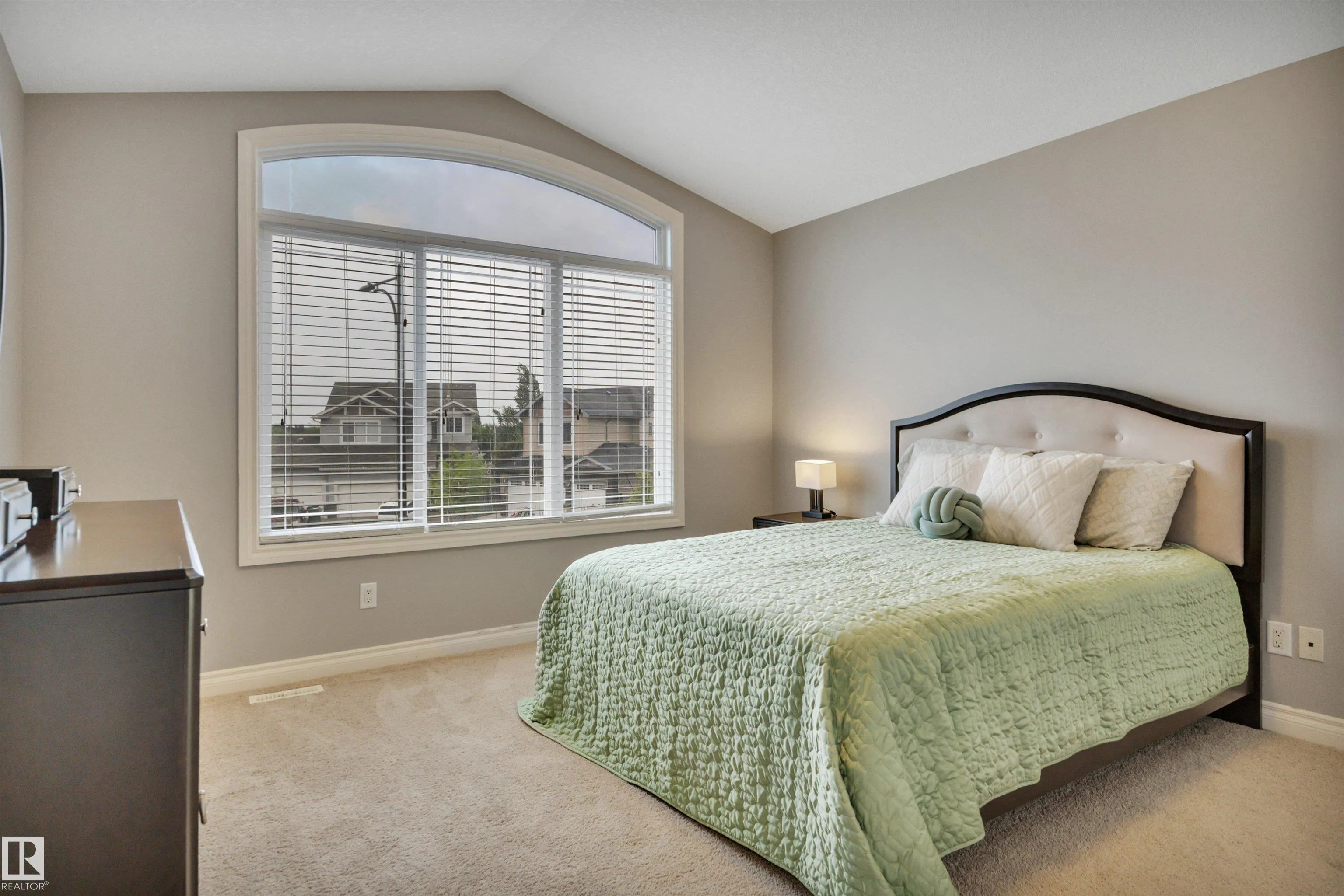 208 BRIDGEPORT Close