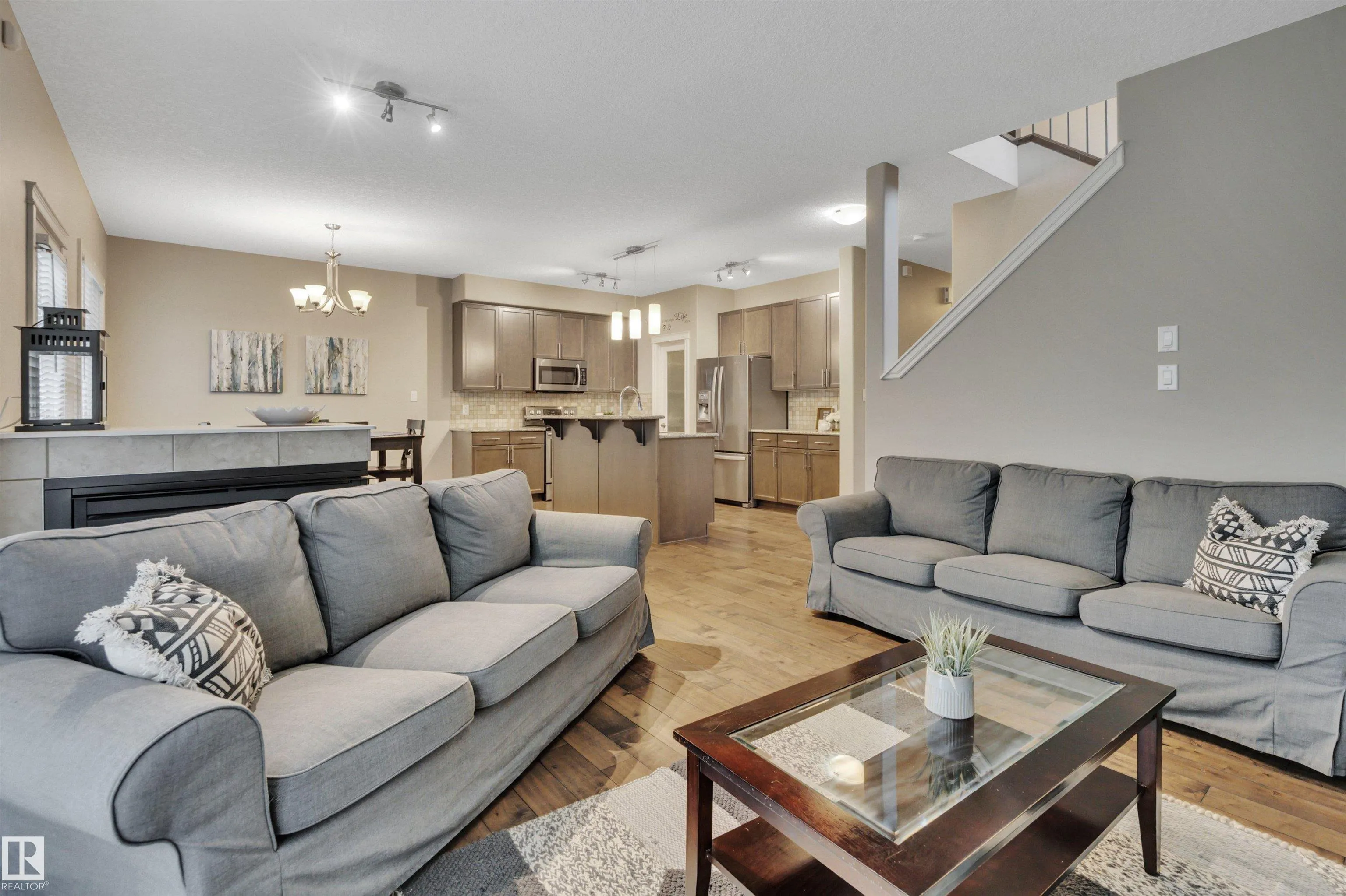 208 BRIDGEPORT Close