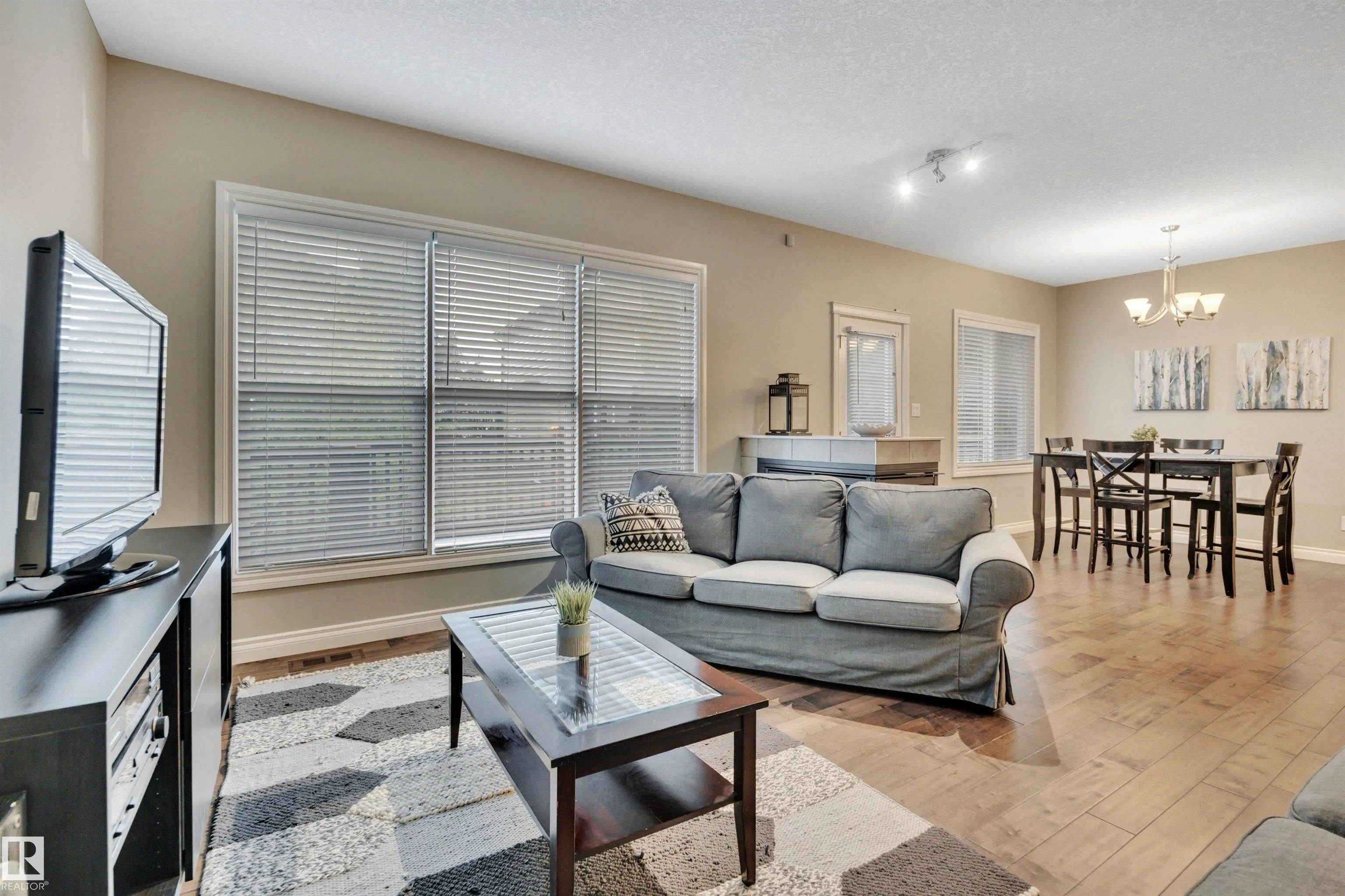 208 BRIDGEPORT Close
