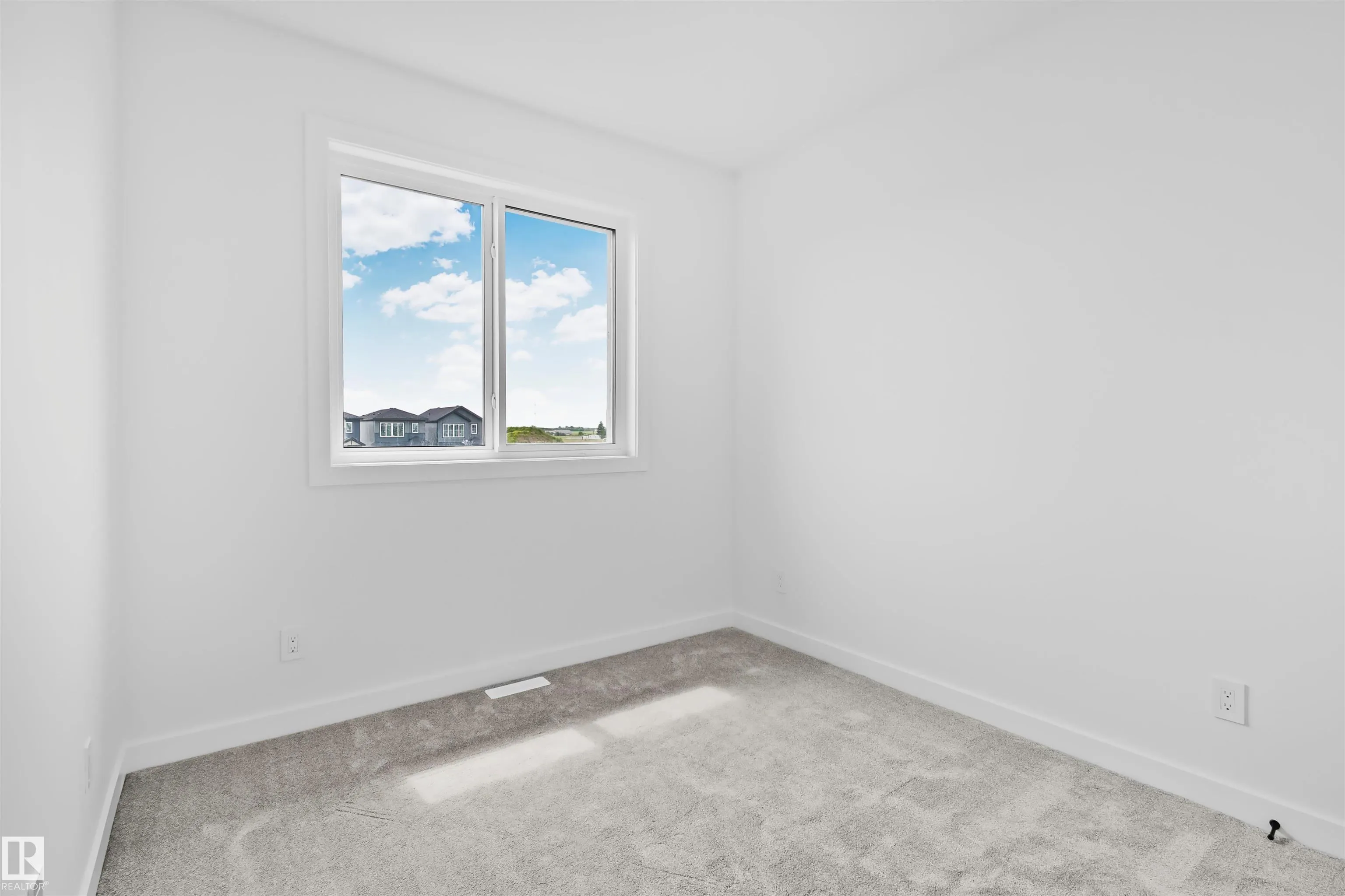 324 ROBERTS Wynd