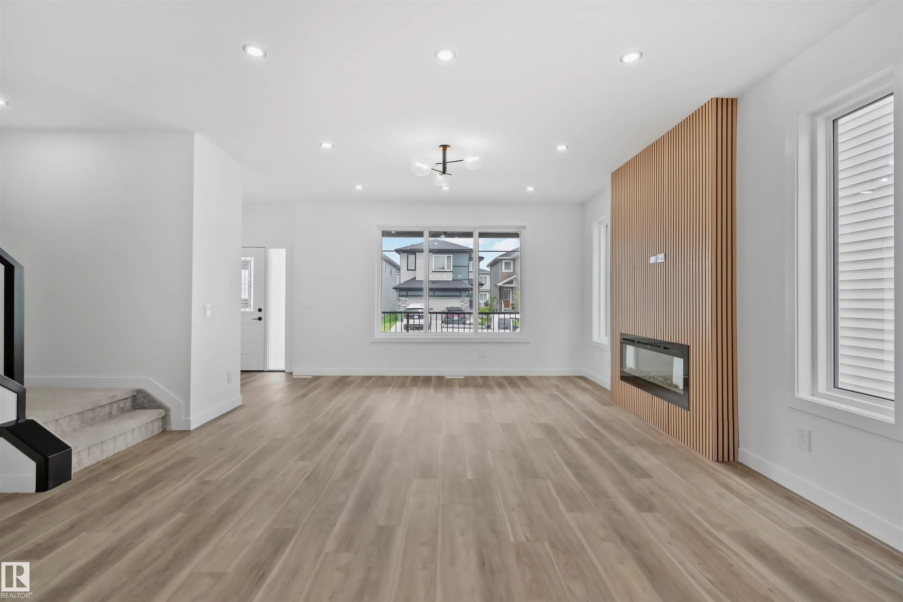 324 ROBERTS Wynd