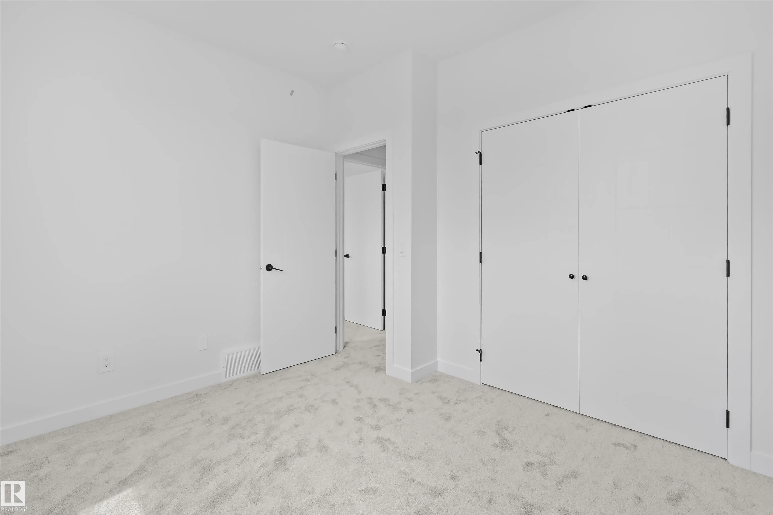 324 ROBERTS Wynd