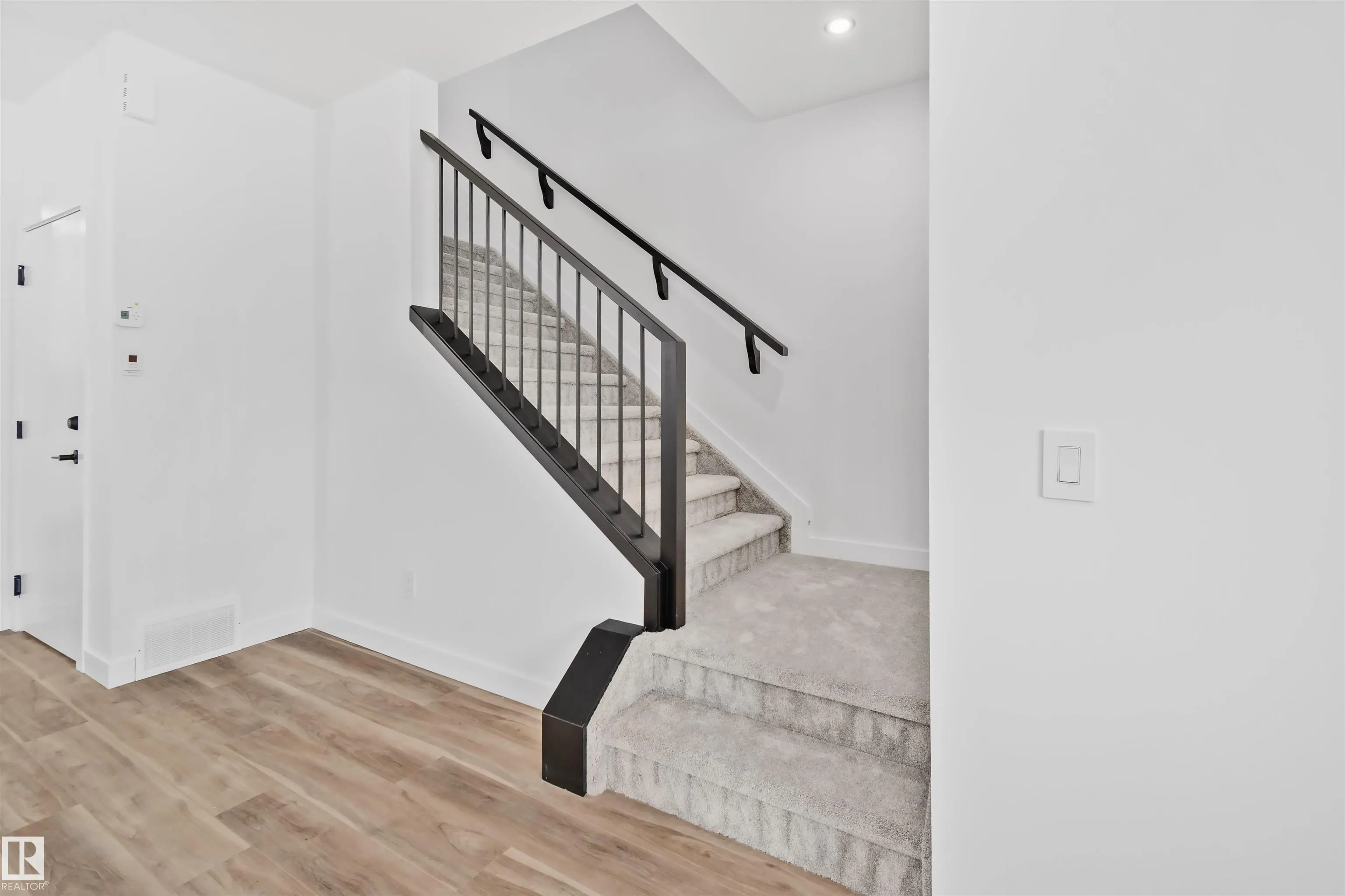 324 ROBERTS Wynd