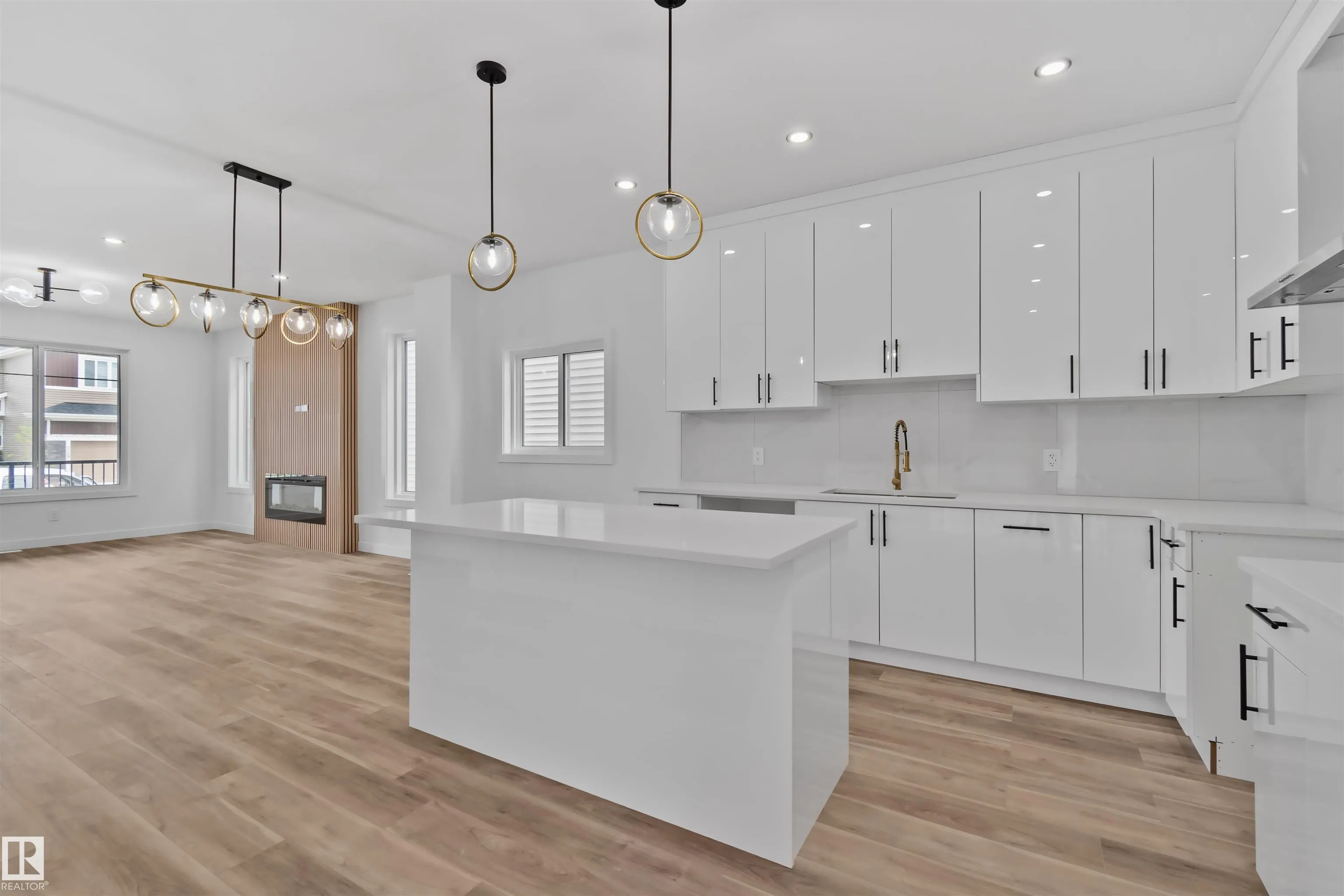 324 ROBERTS Wynd