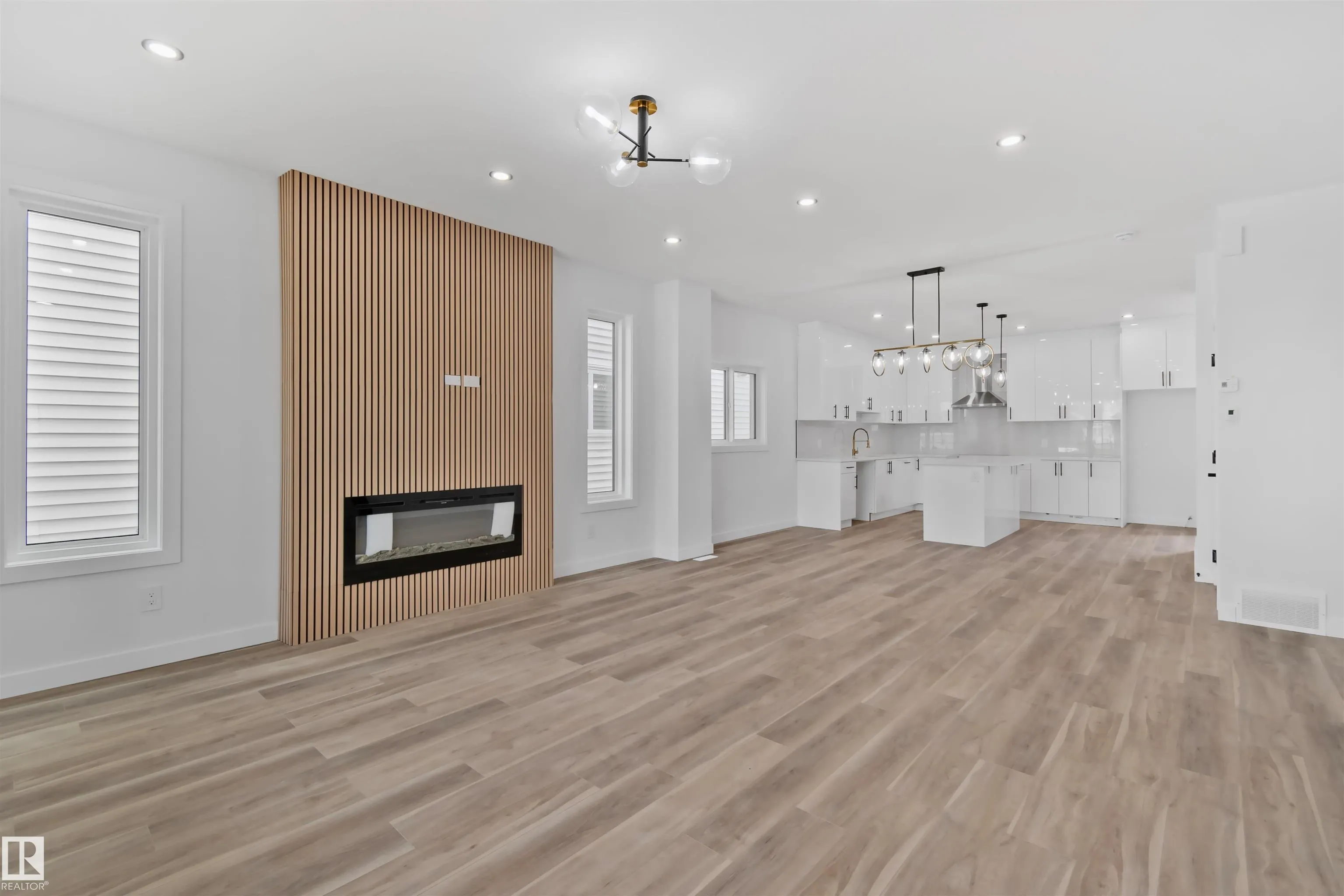 324 ROBERTS Wynd