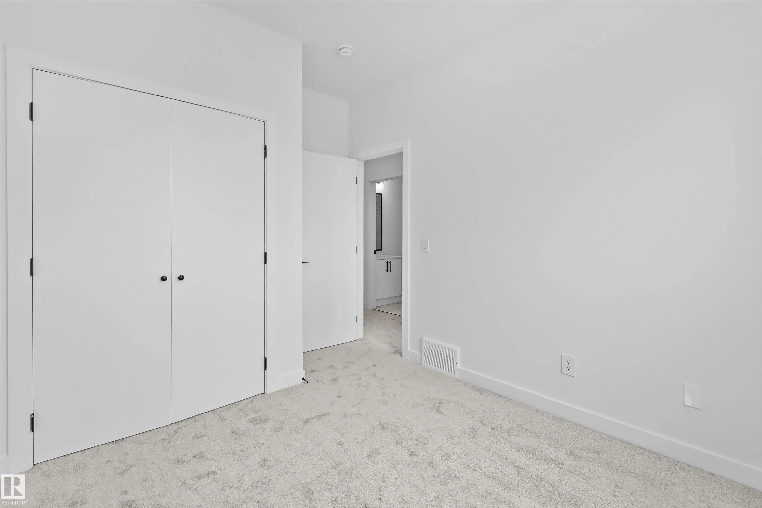 324 ROBERTS Wynd