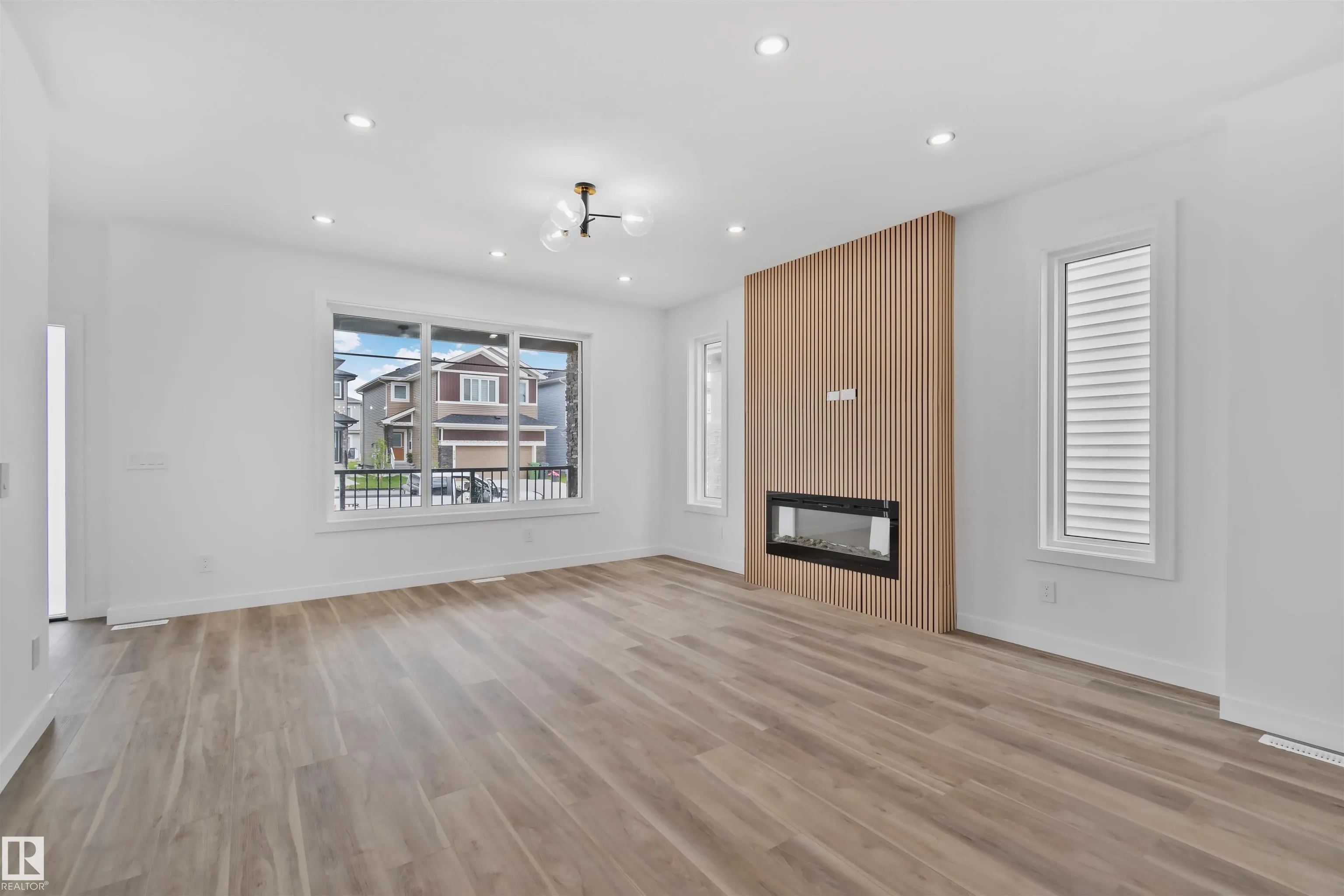 324 ROBERTS Wynd