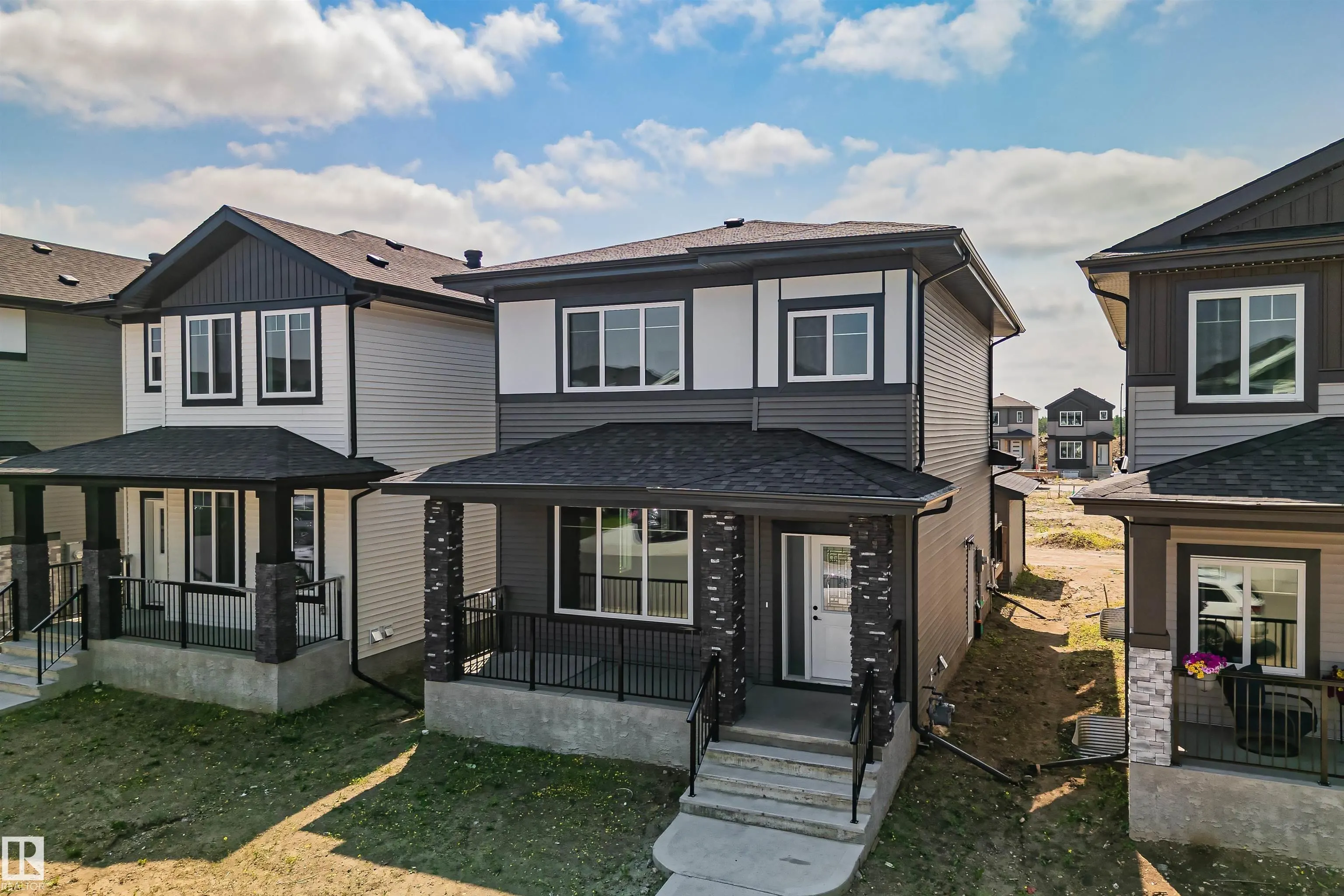 324 ROBERTS Wynd