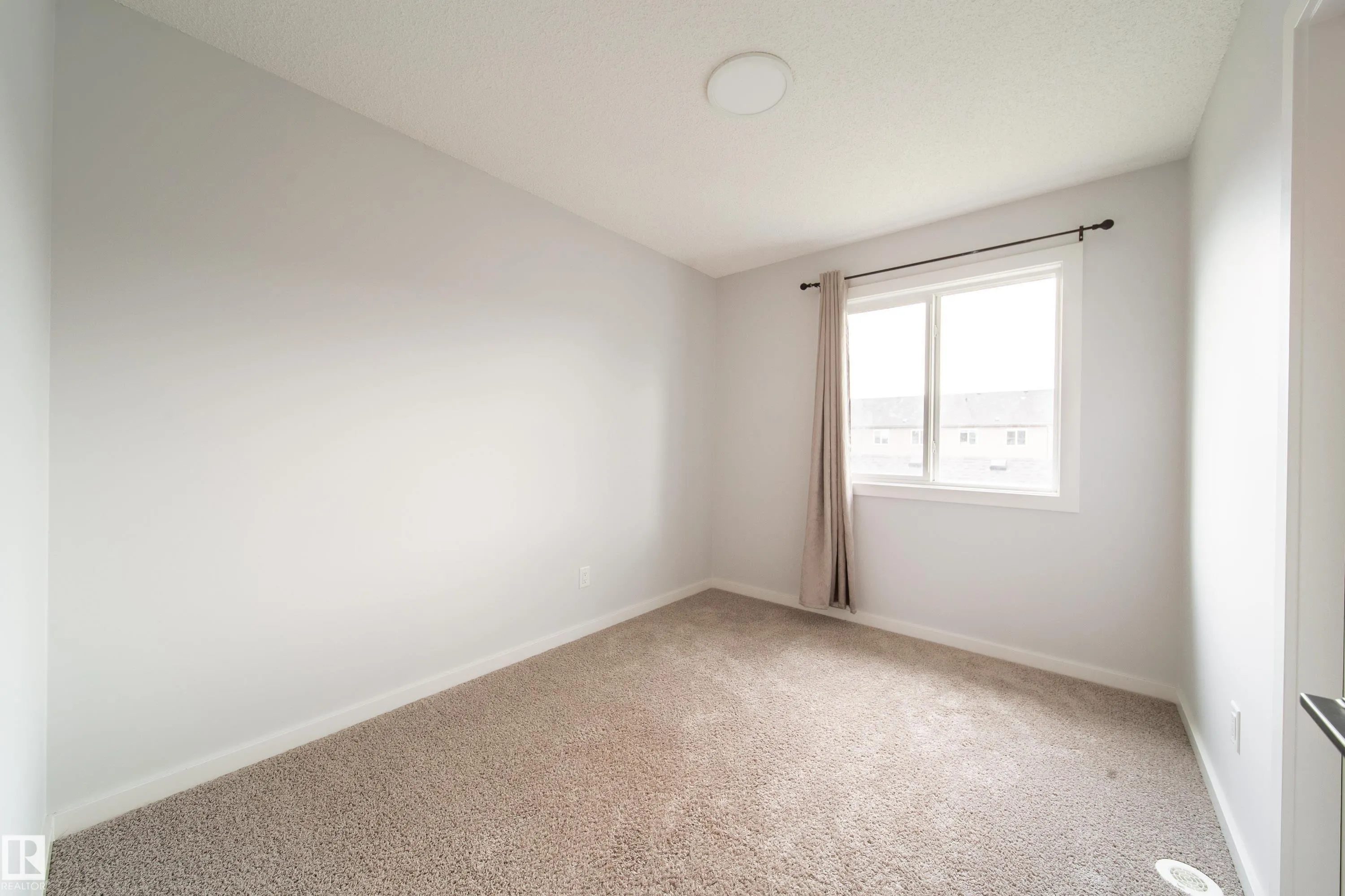 7109 Chivers Close
