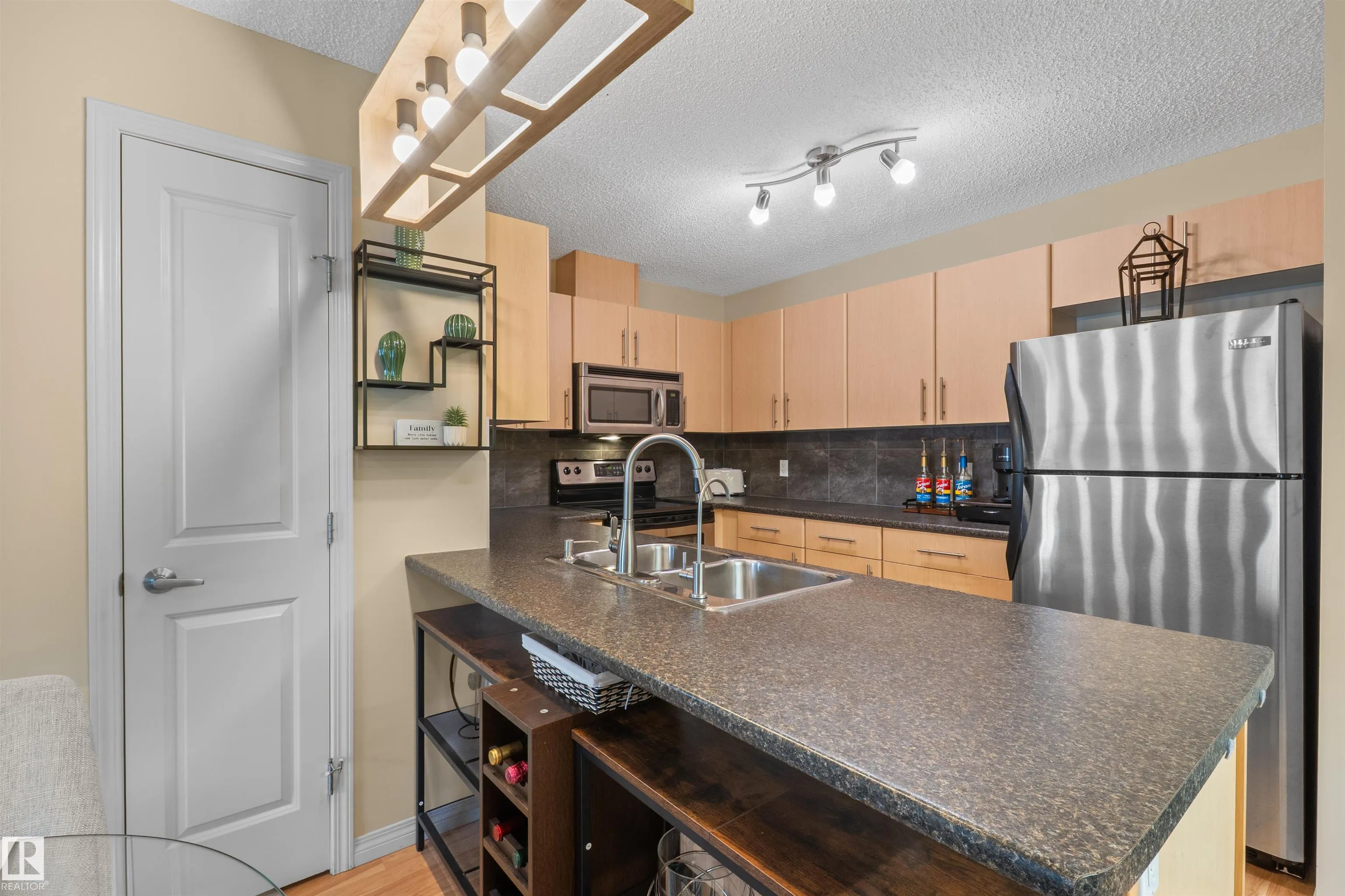#209 103 Ambleside Drive
