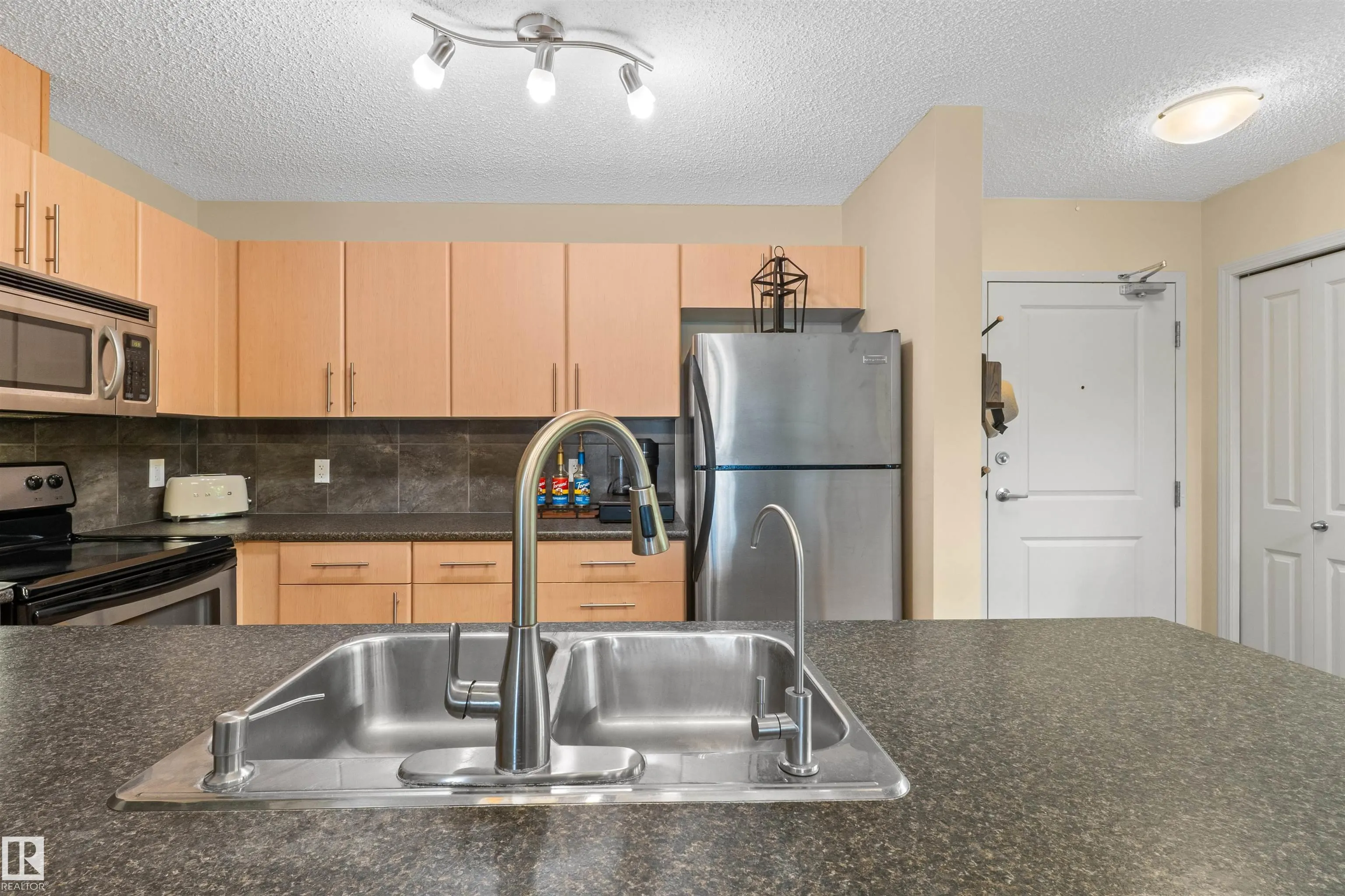 #209 103 Ambleside Drive