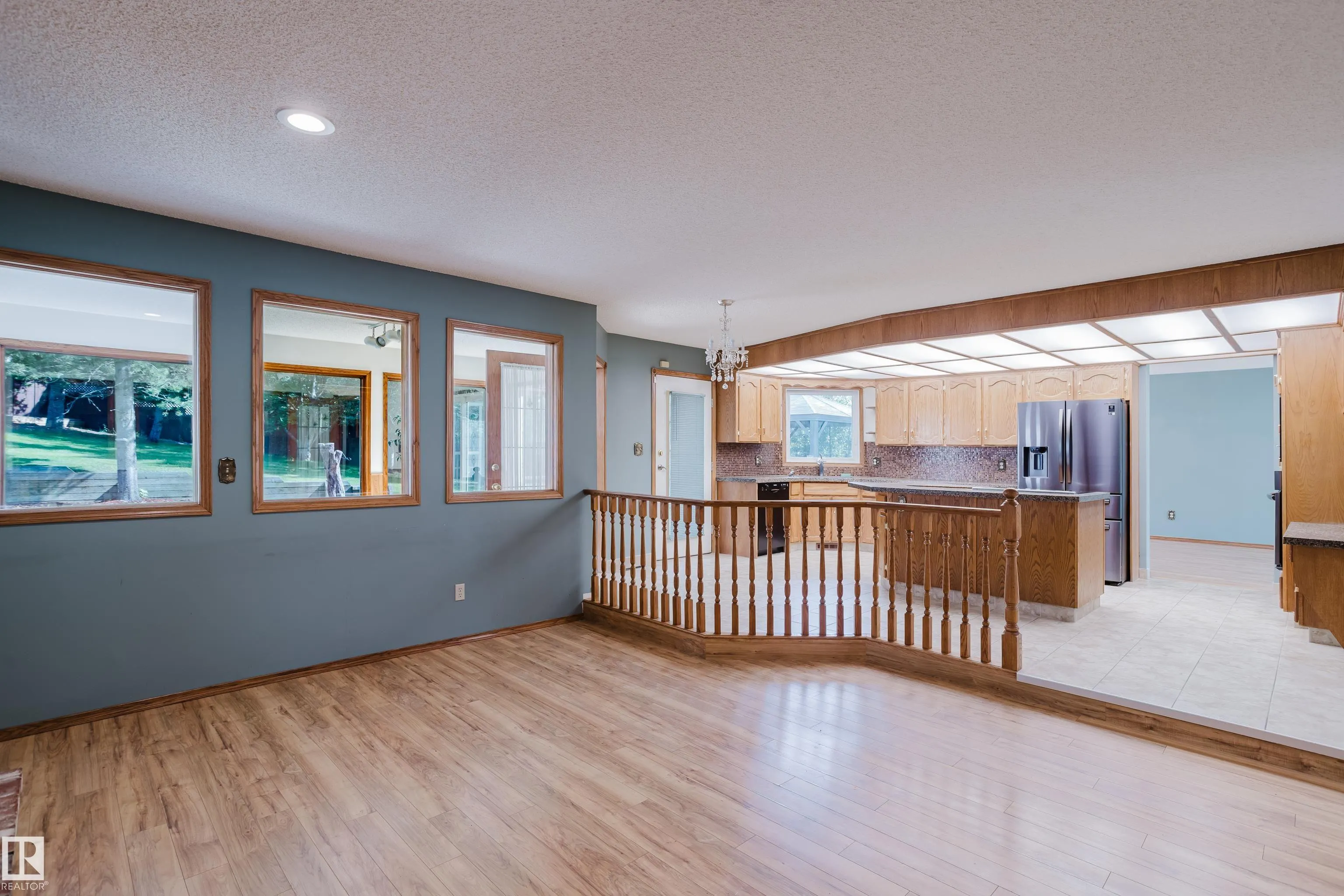 7 HILLTOP Crescent