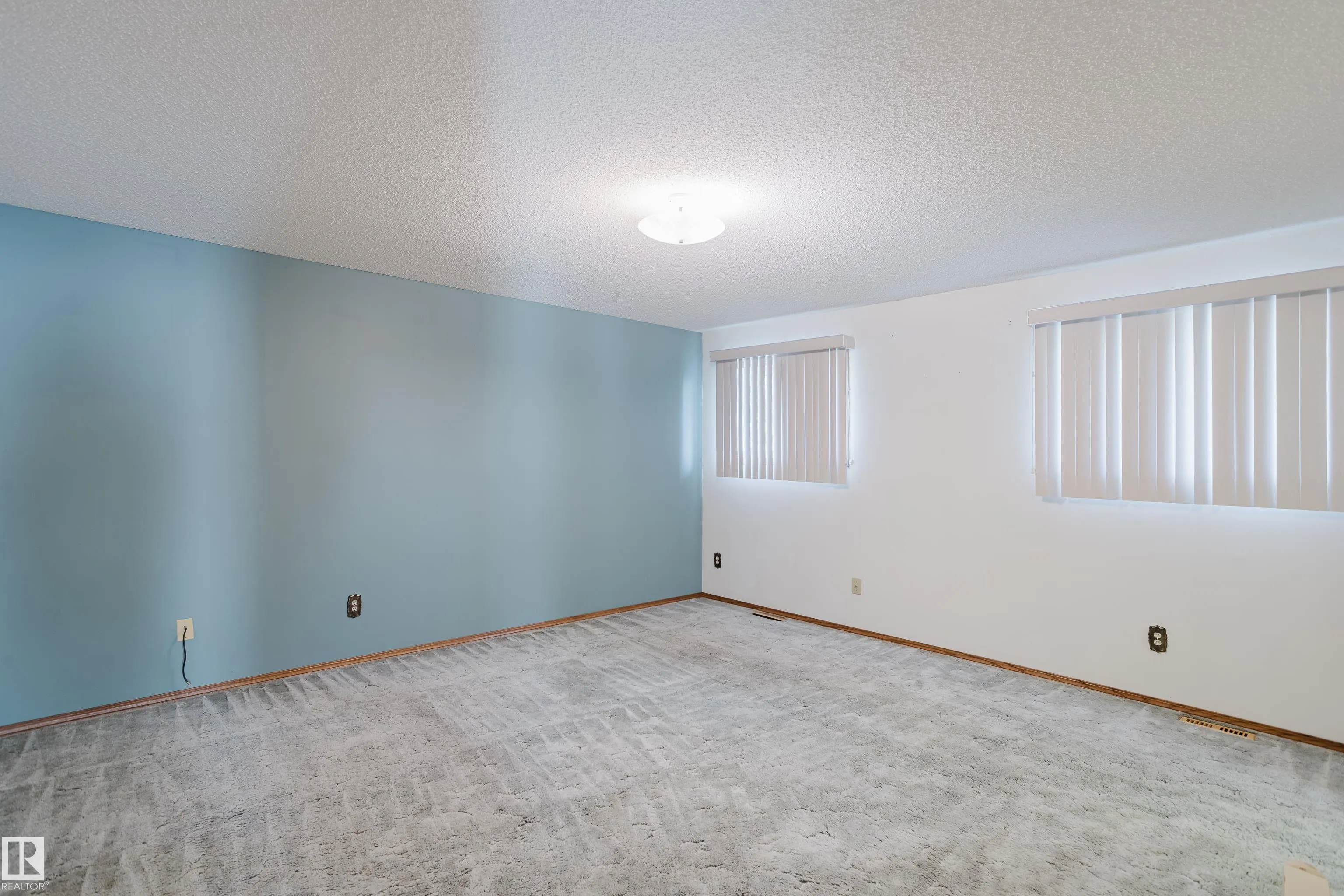 7 HILLTOP Crescent