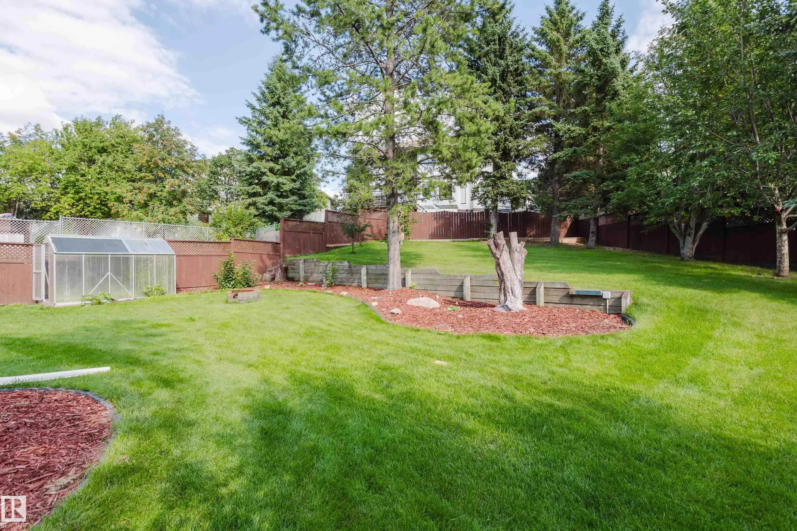 7 HILLTOP Crescent
