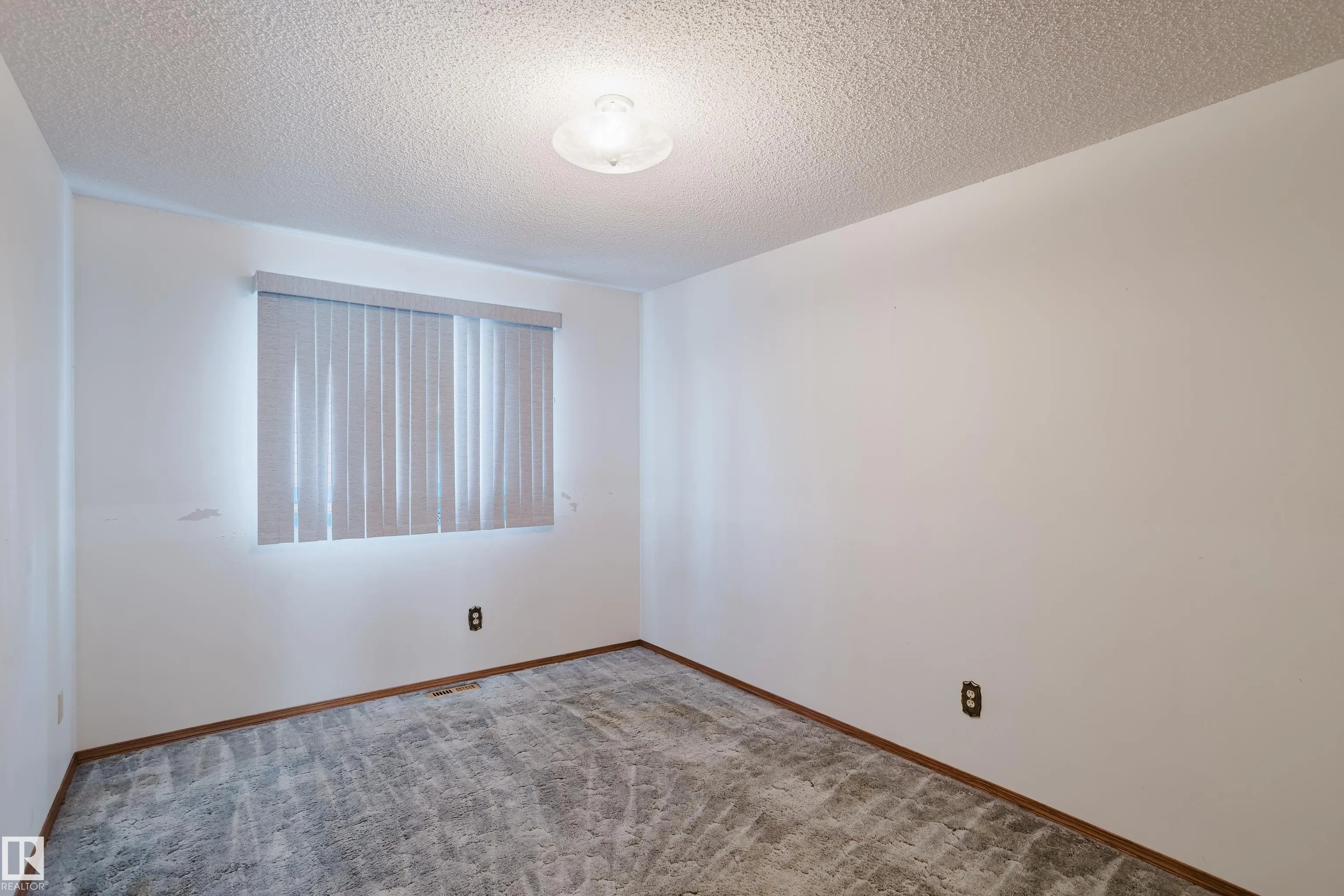 7 HILLTOP Crescent