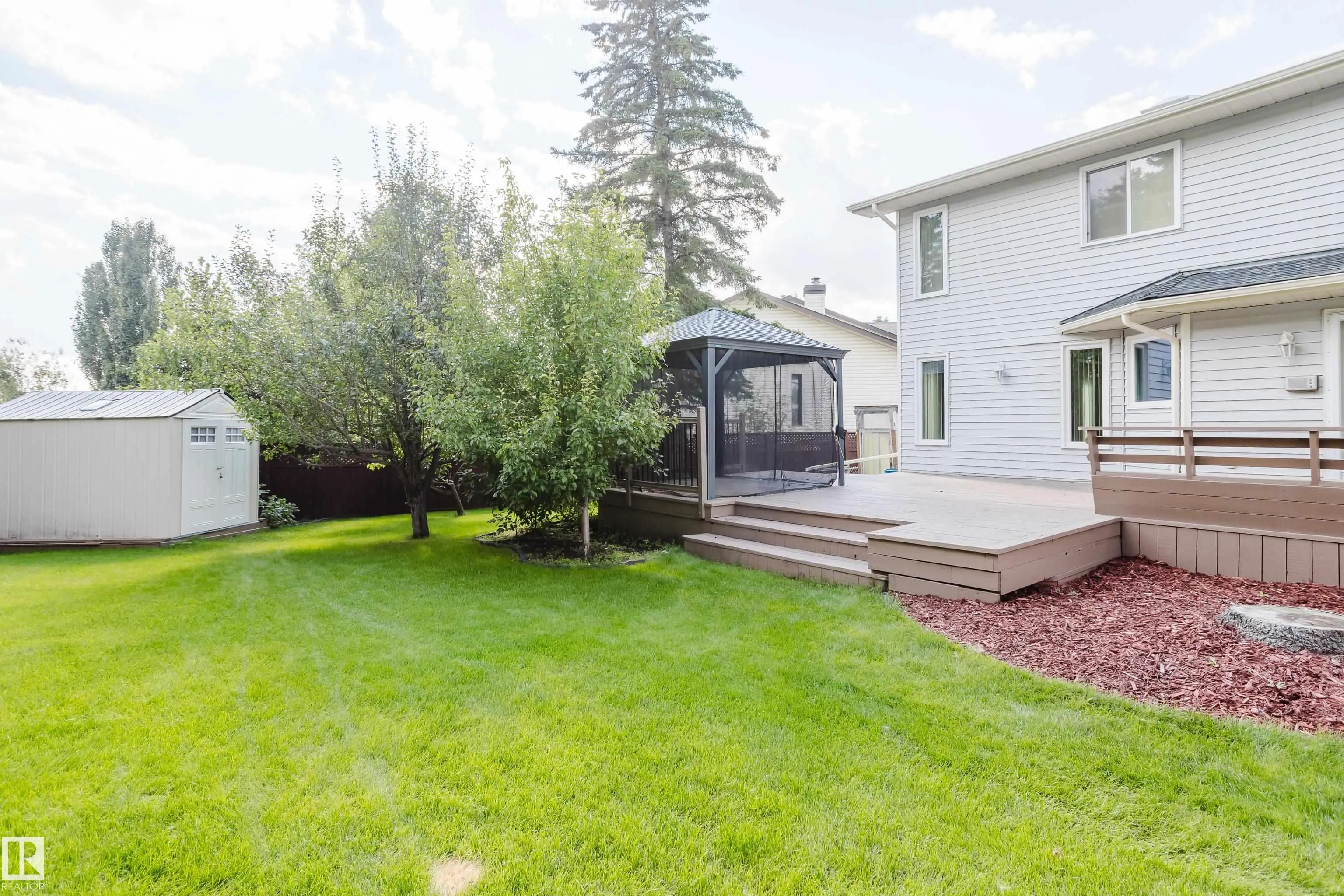 7 HILLTOP Crescent