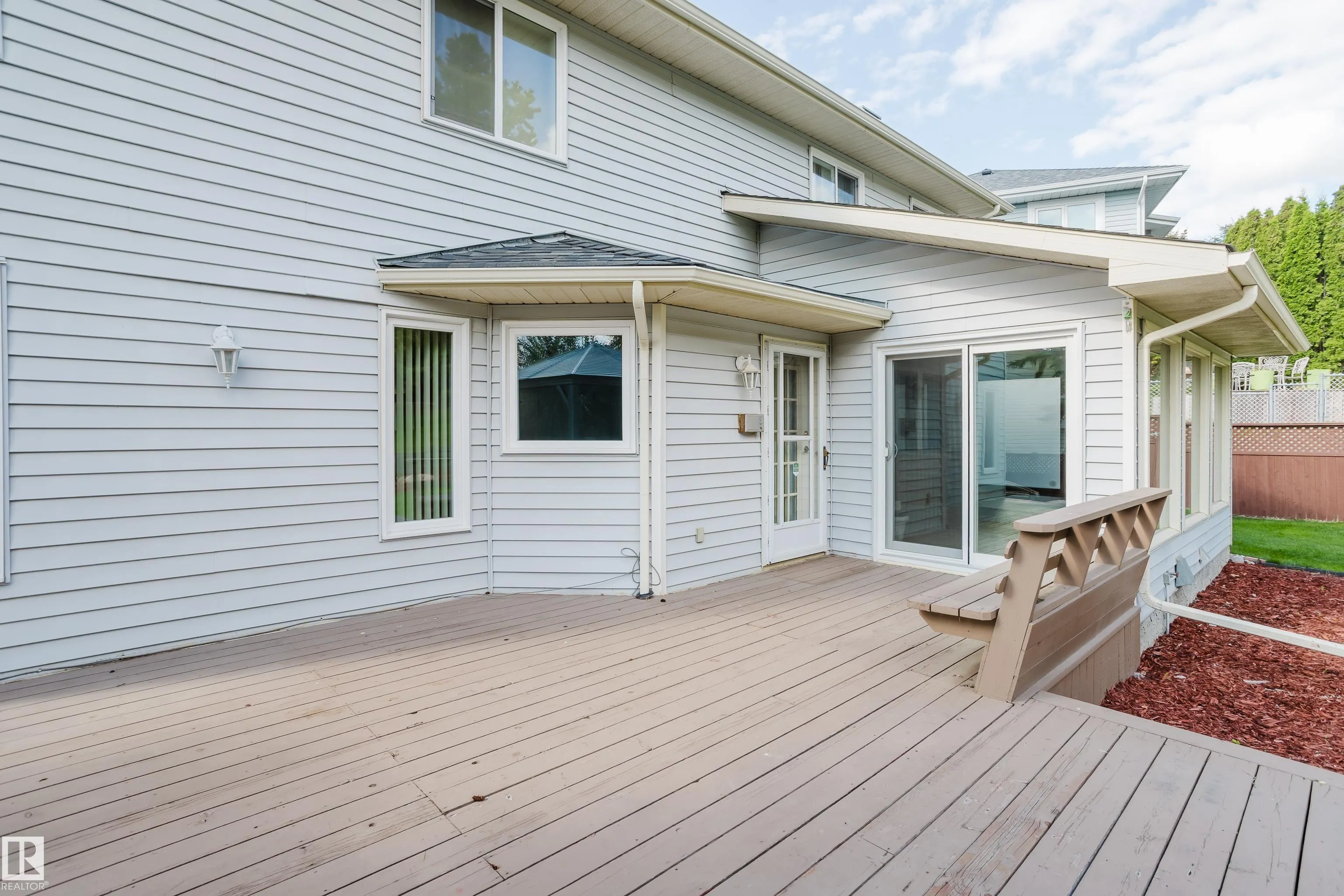 7 HILLTOP Crescent
