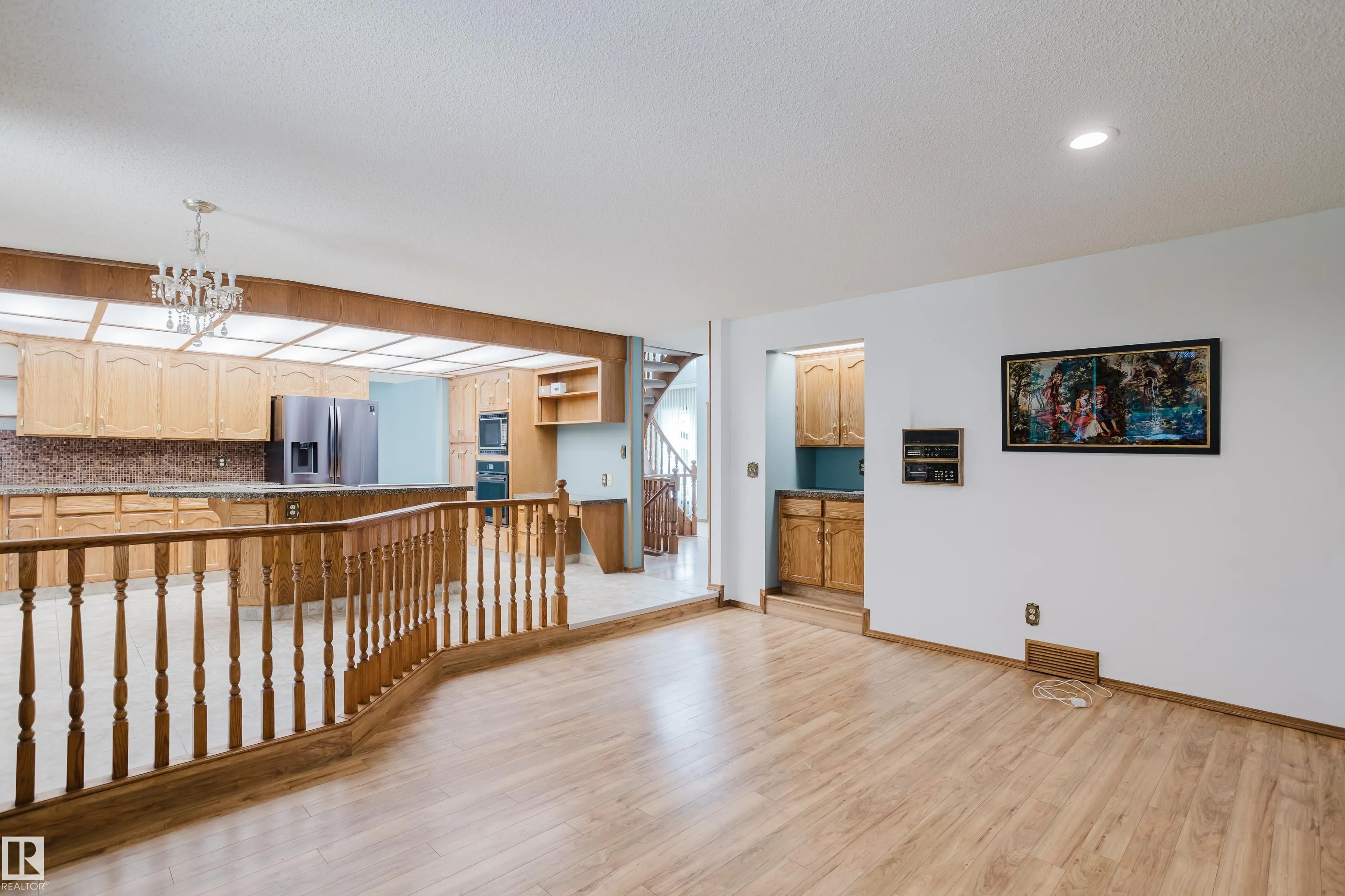 7 HILLTOP Crescent