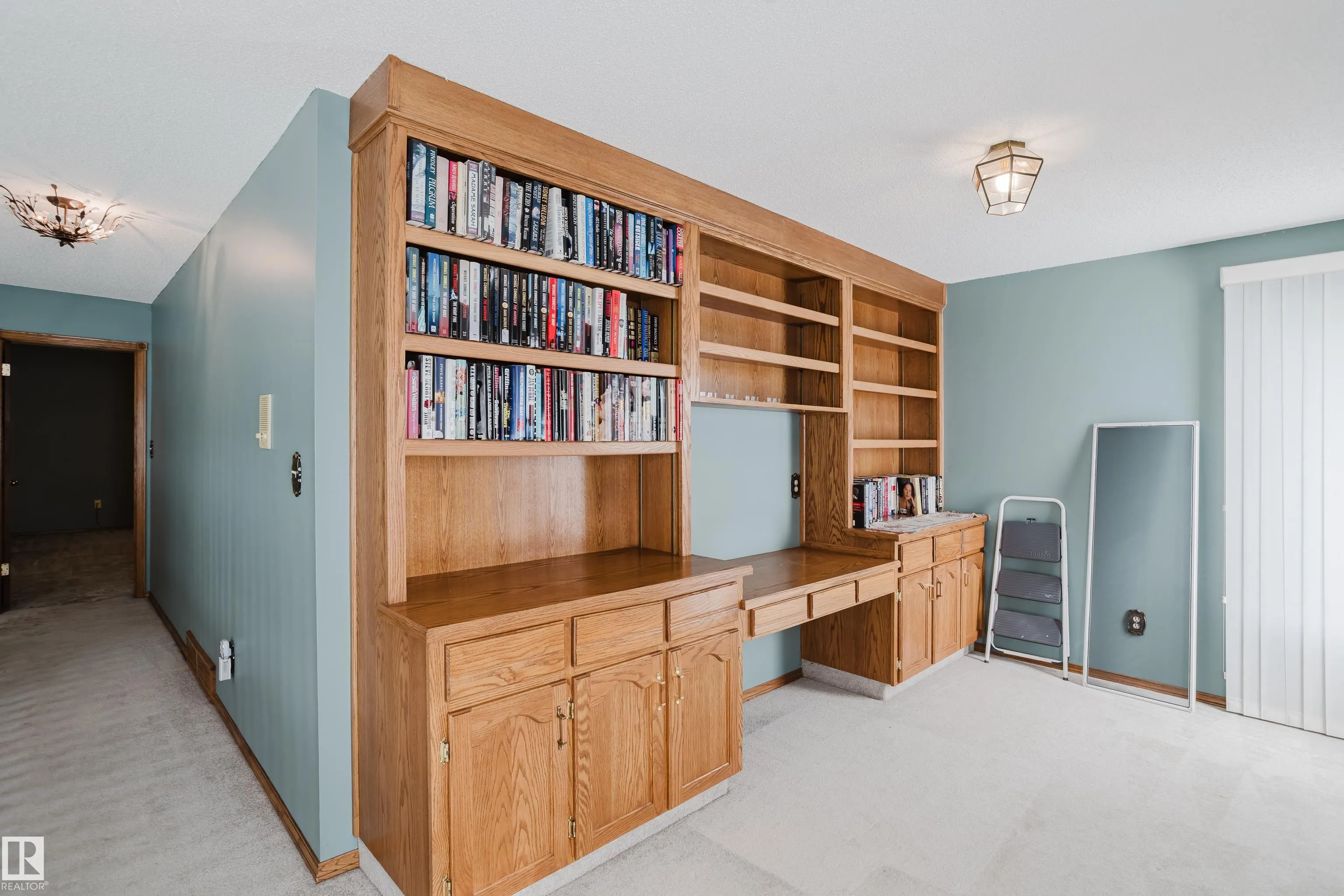 7 HILLTOP Crescent