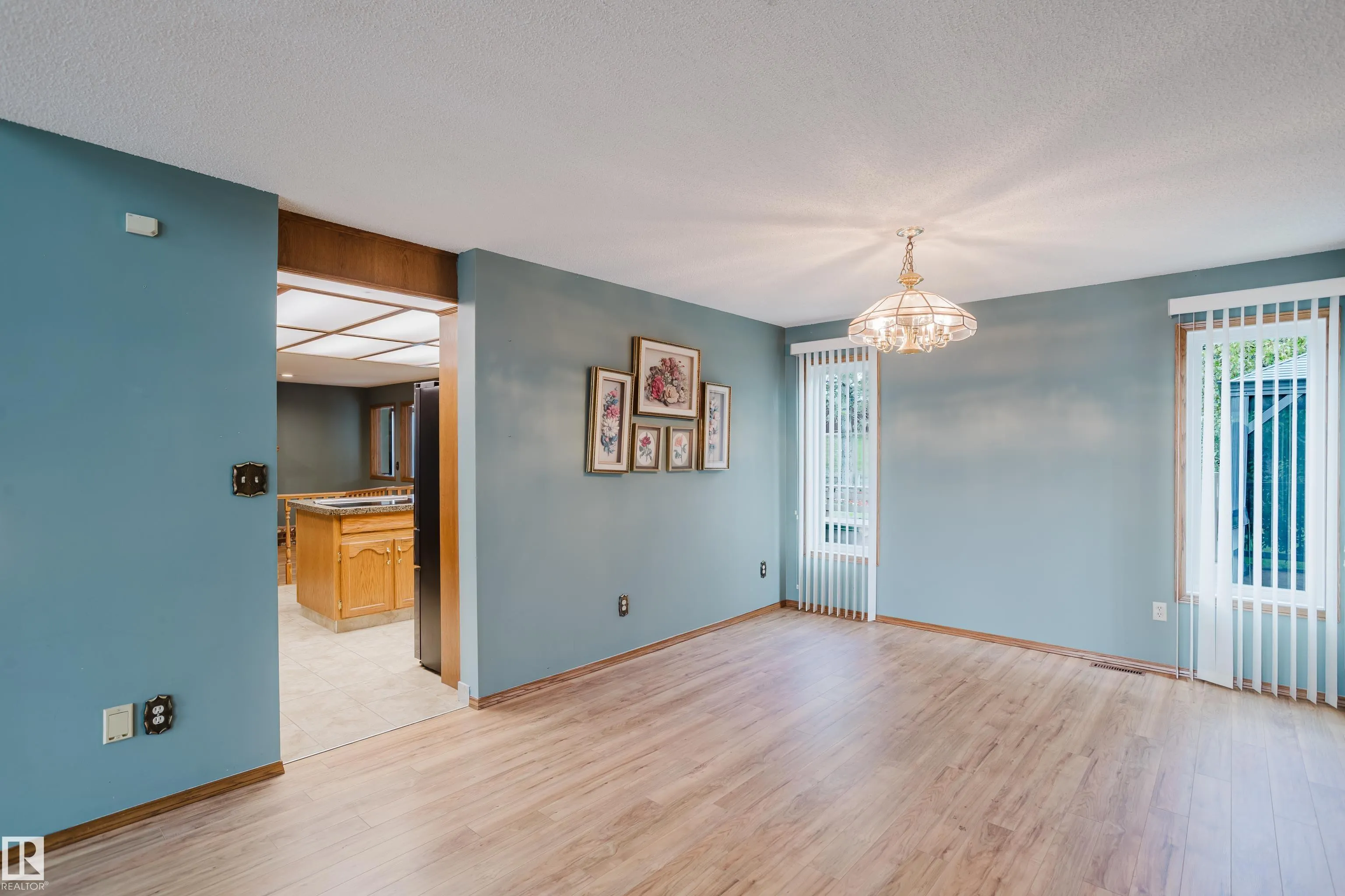 7 HILLTOP Crescent