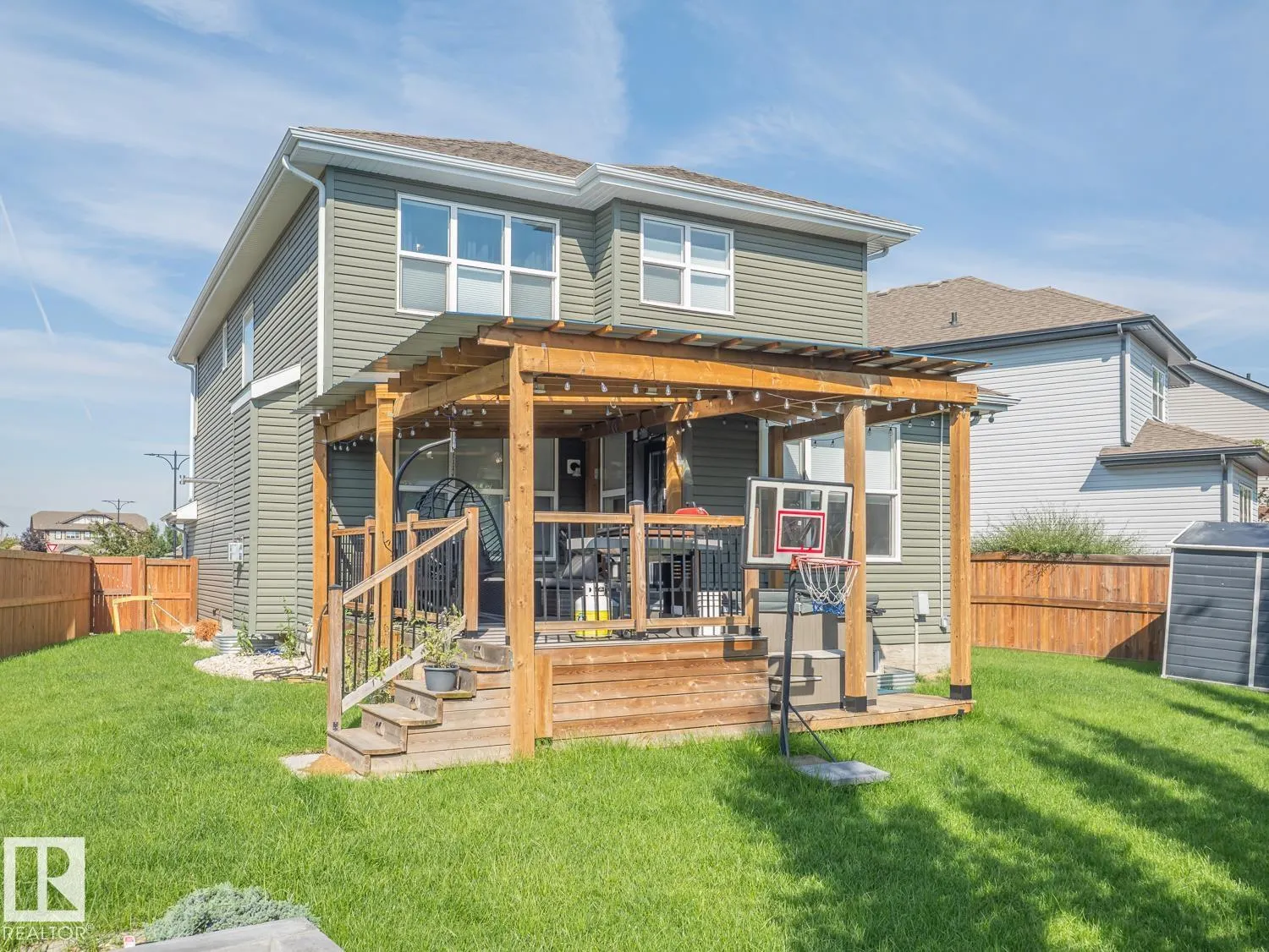 121 SUNWOOD BAY