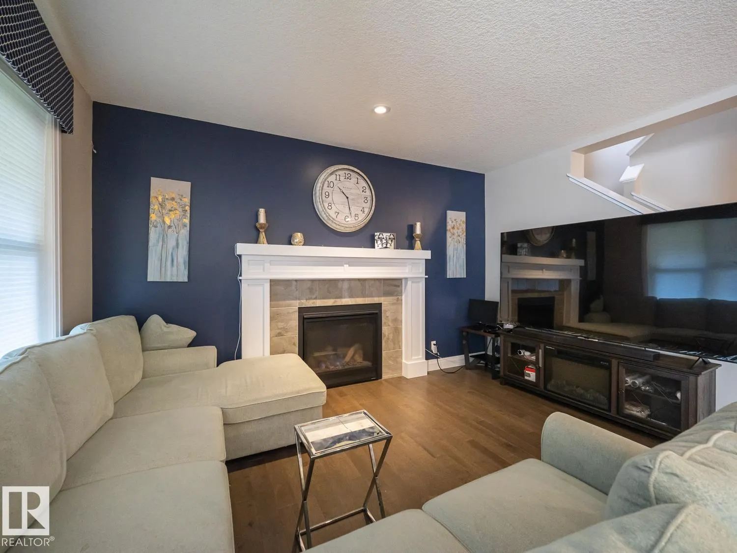 121 SUNWOOD BAY