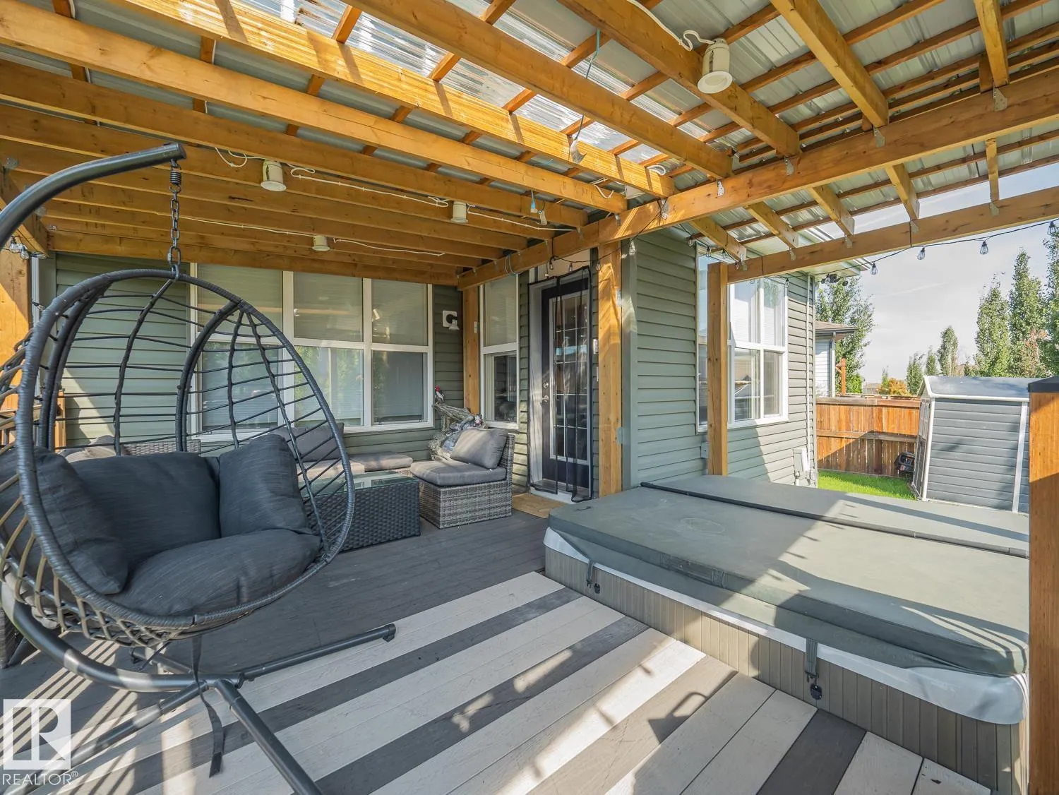 121 SUNWOOD BAY