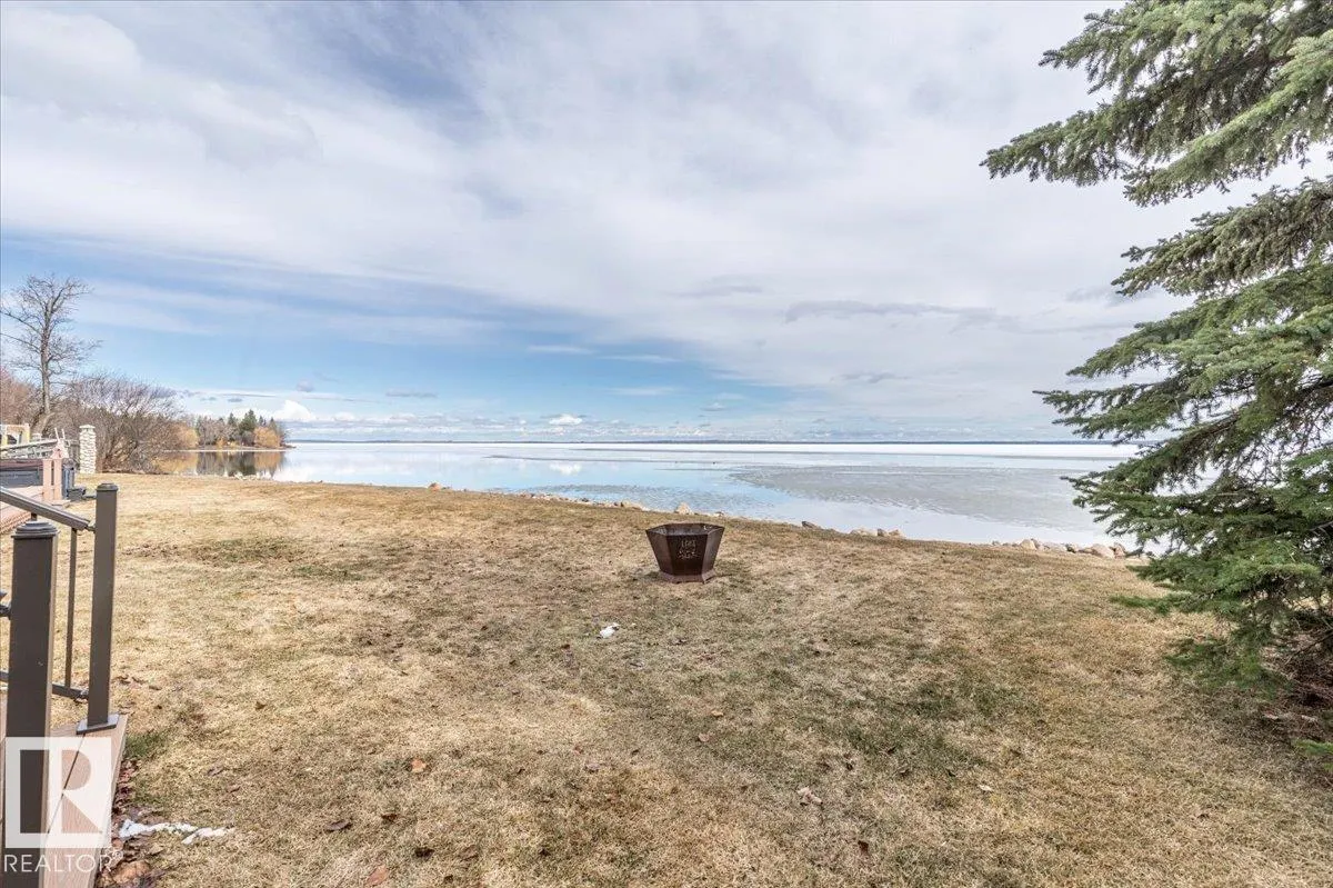 33 Lakeshore Dr