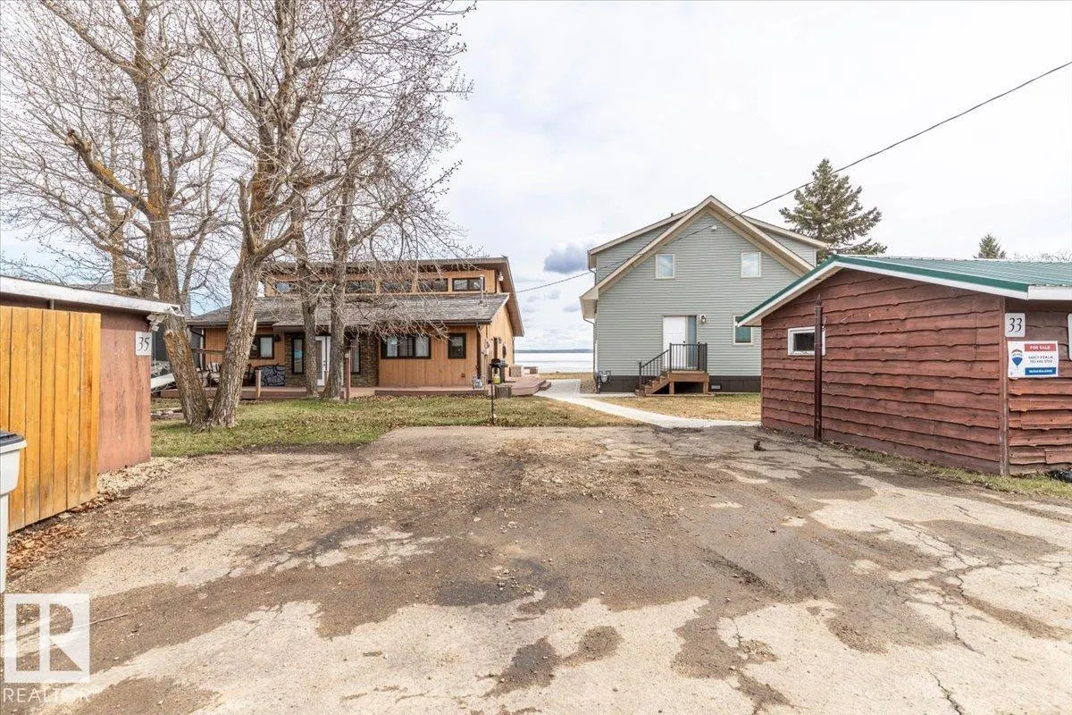 33 Lakeshore Dr