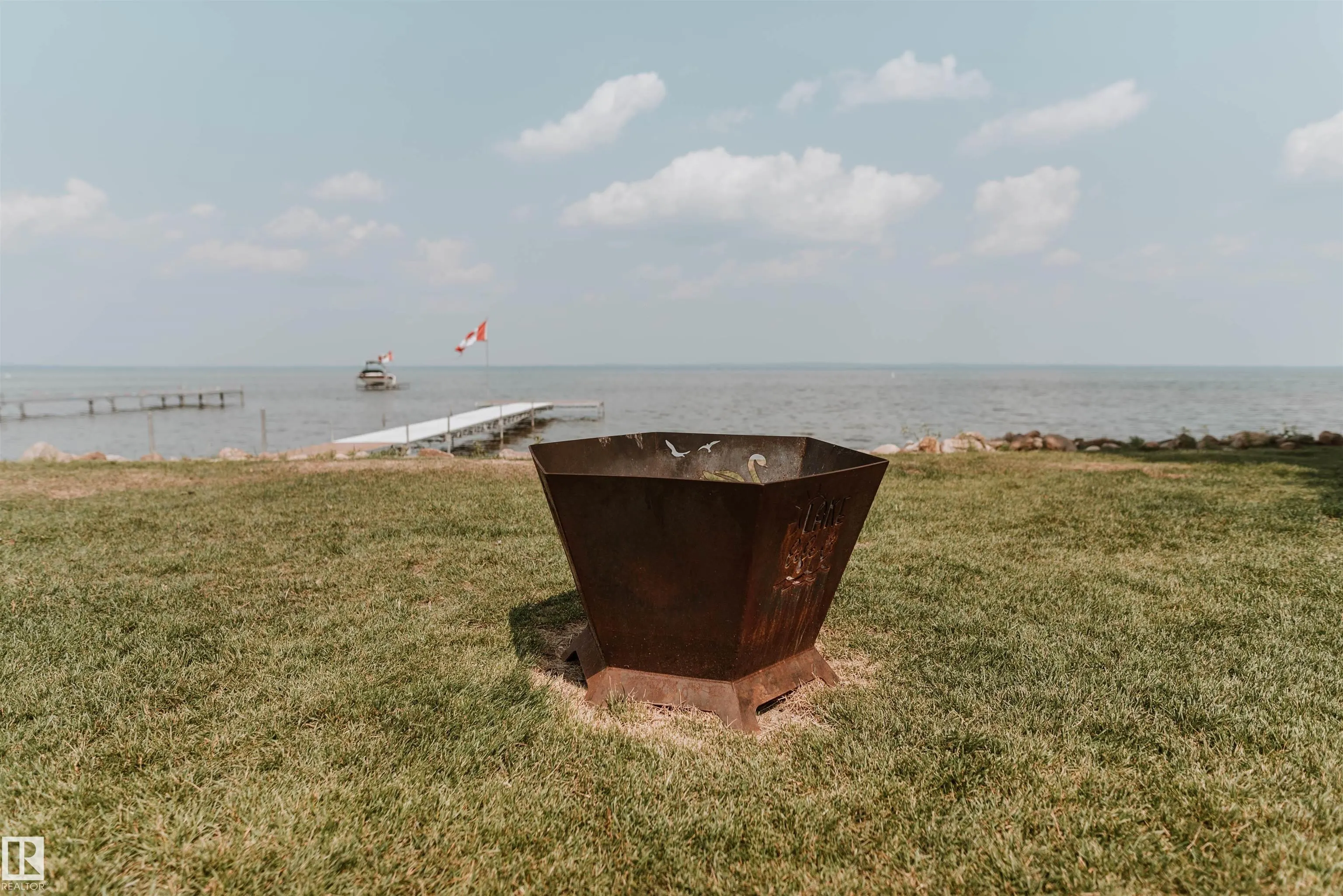 33 Lakeshore Dr