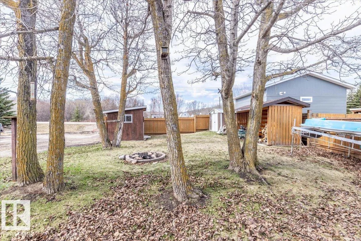 35 Lakeshore Dr