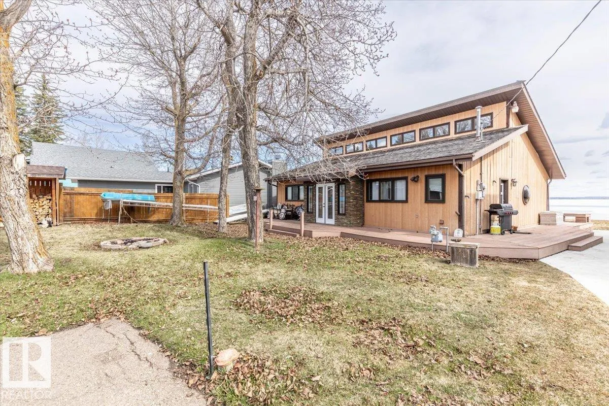35 Lakeshore Dr