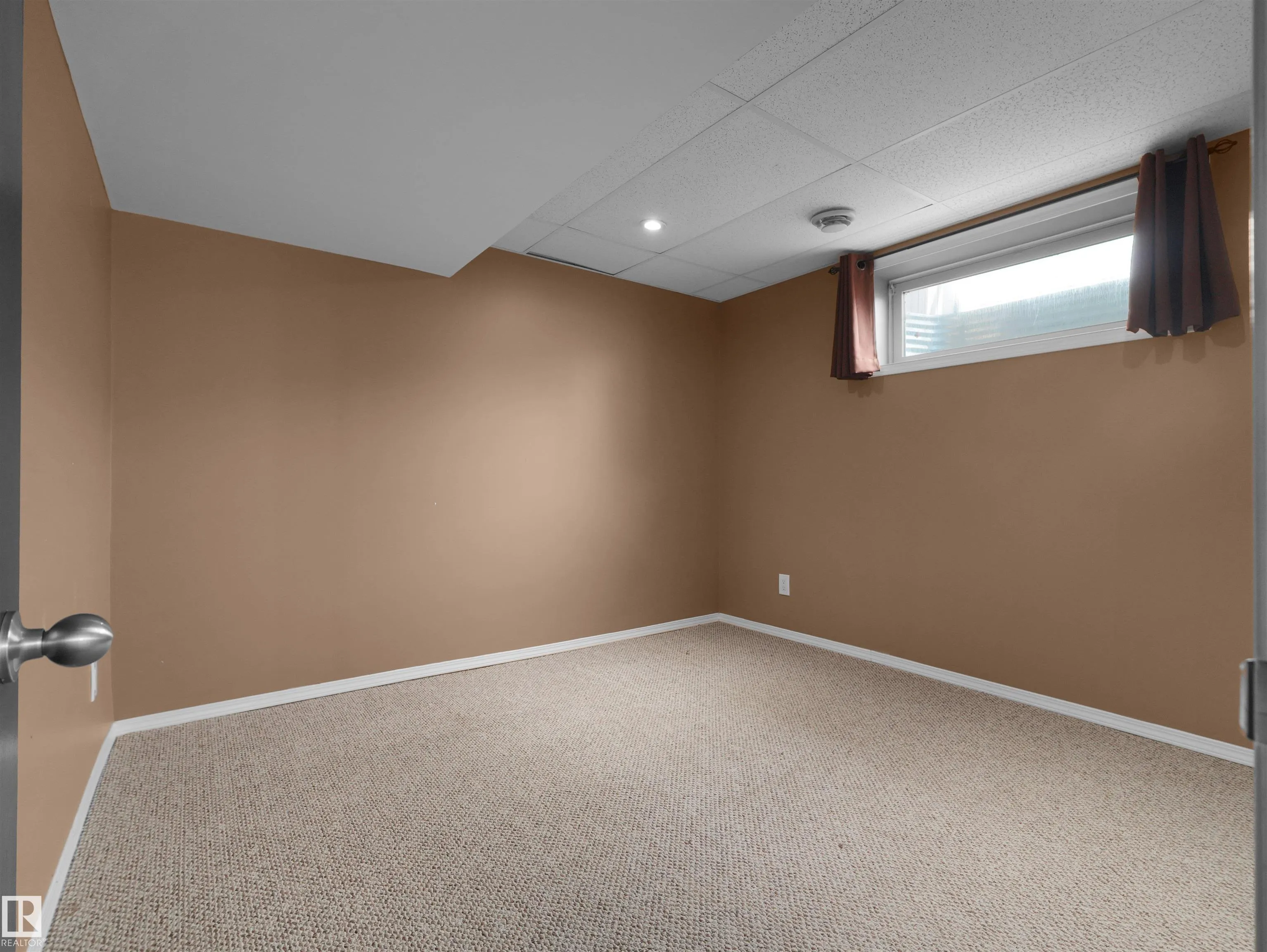 4808 34 Ave
